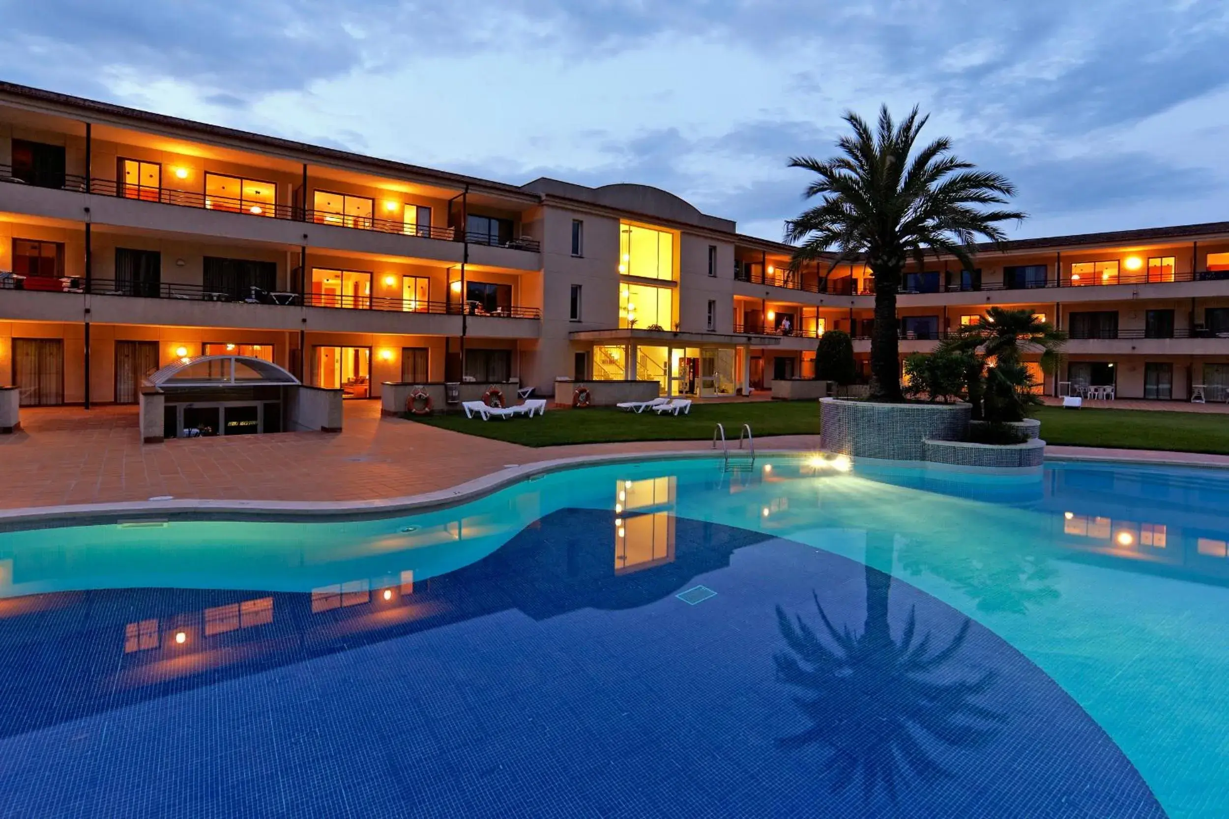 Property building, Swimming Pool in Aparthotel Golf Beach