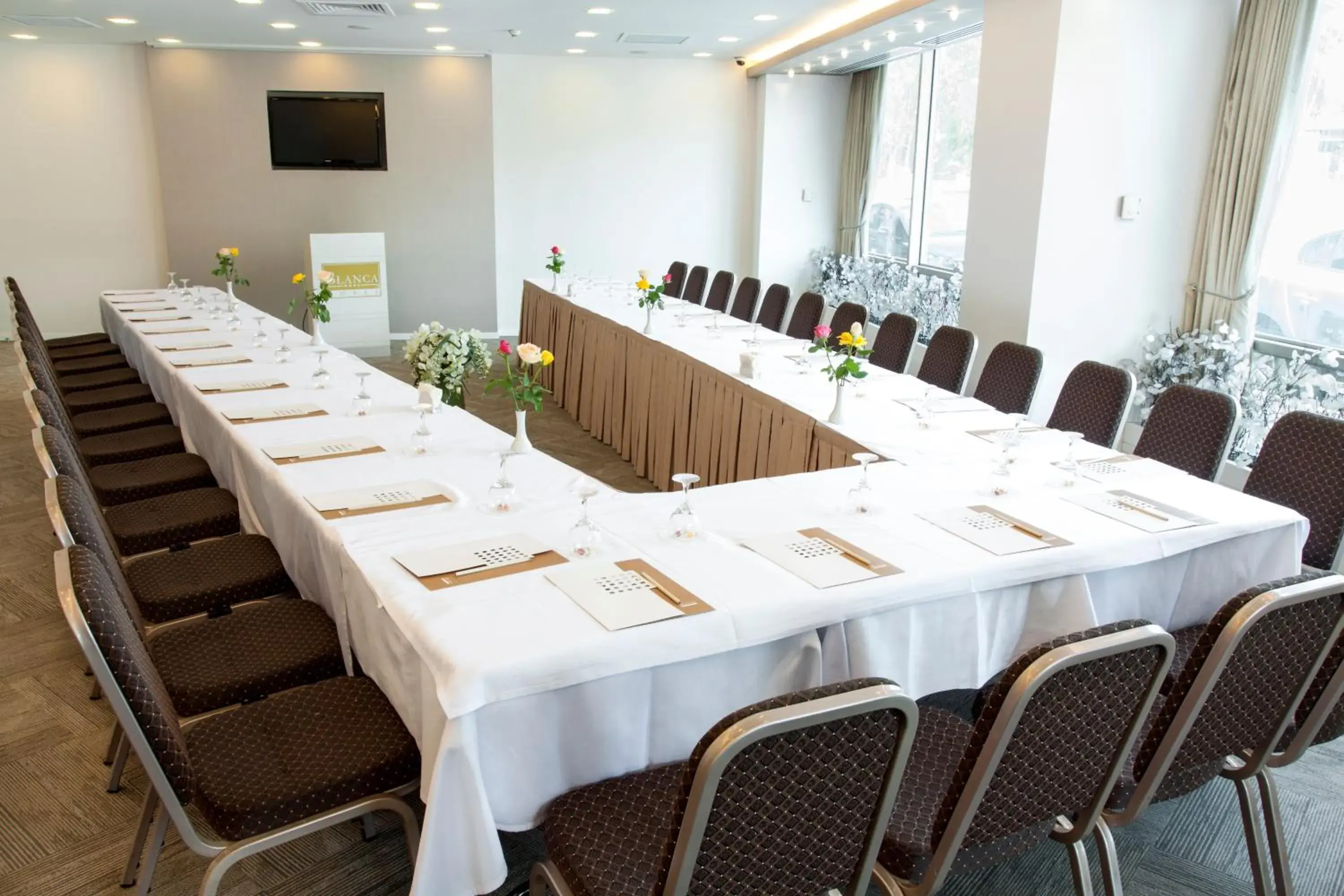 Business facilities in Blanca Hotel