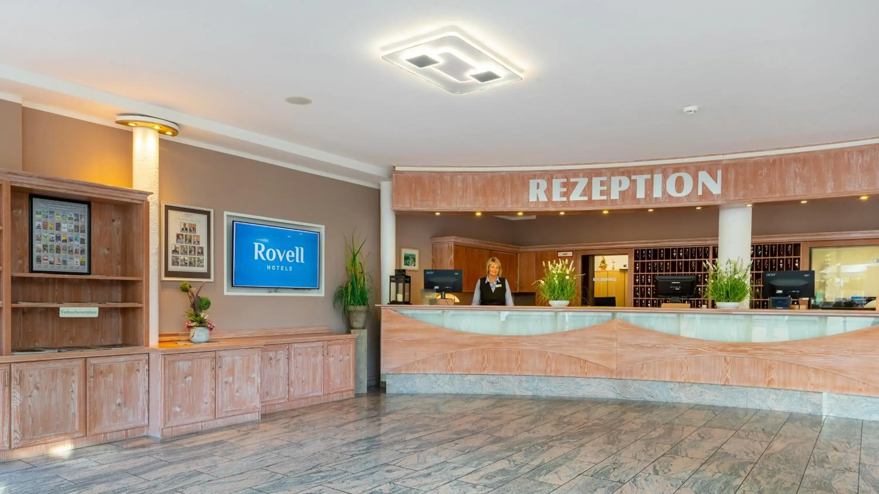 Lobby or reception in Ostseehotel Villen im Park - ein Rovell Hotel