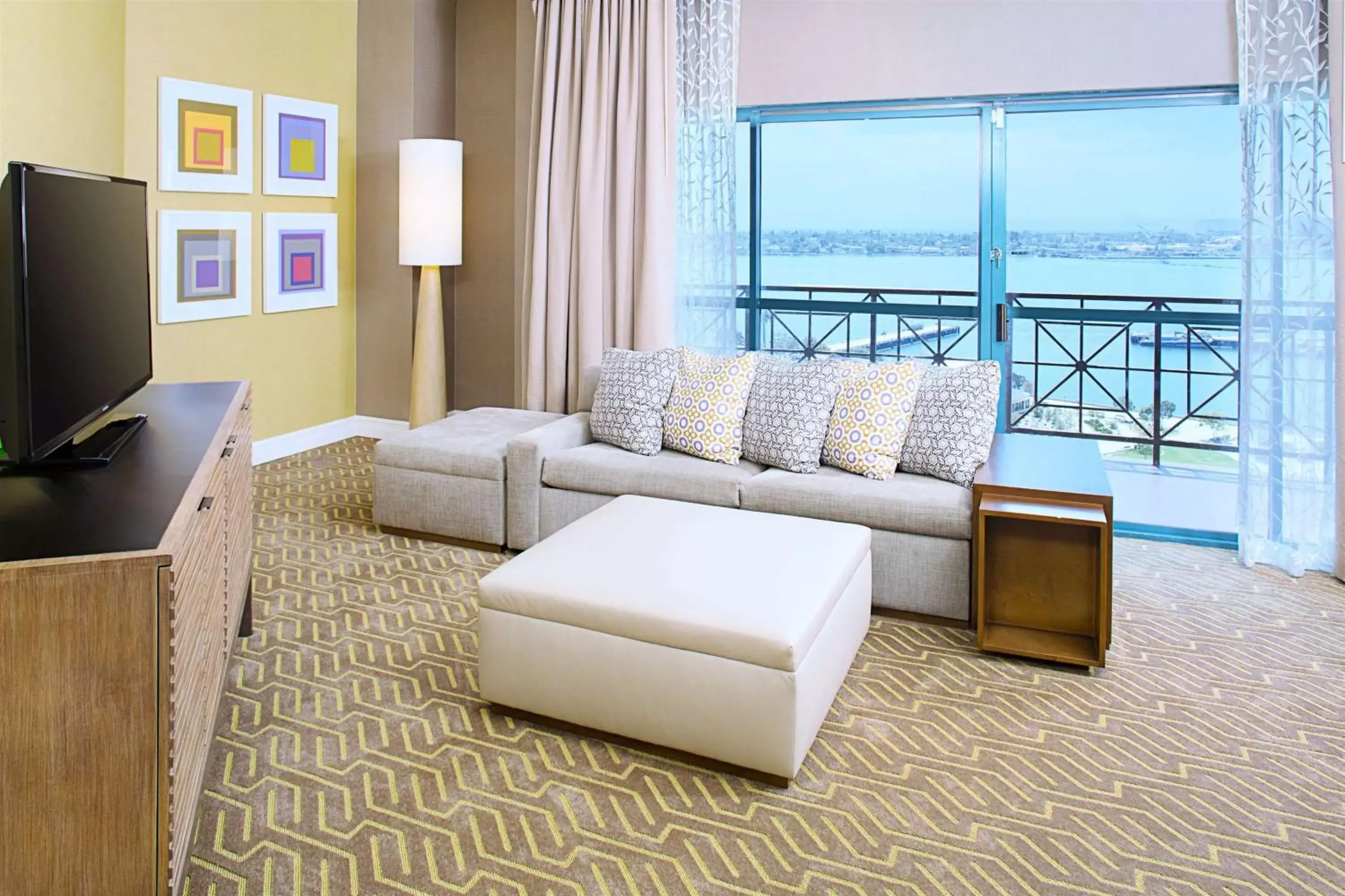 Living room, Seating Area in Embassy Suites by Hilton San Diego Bay Downtown