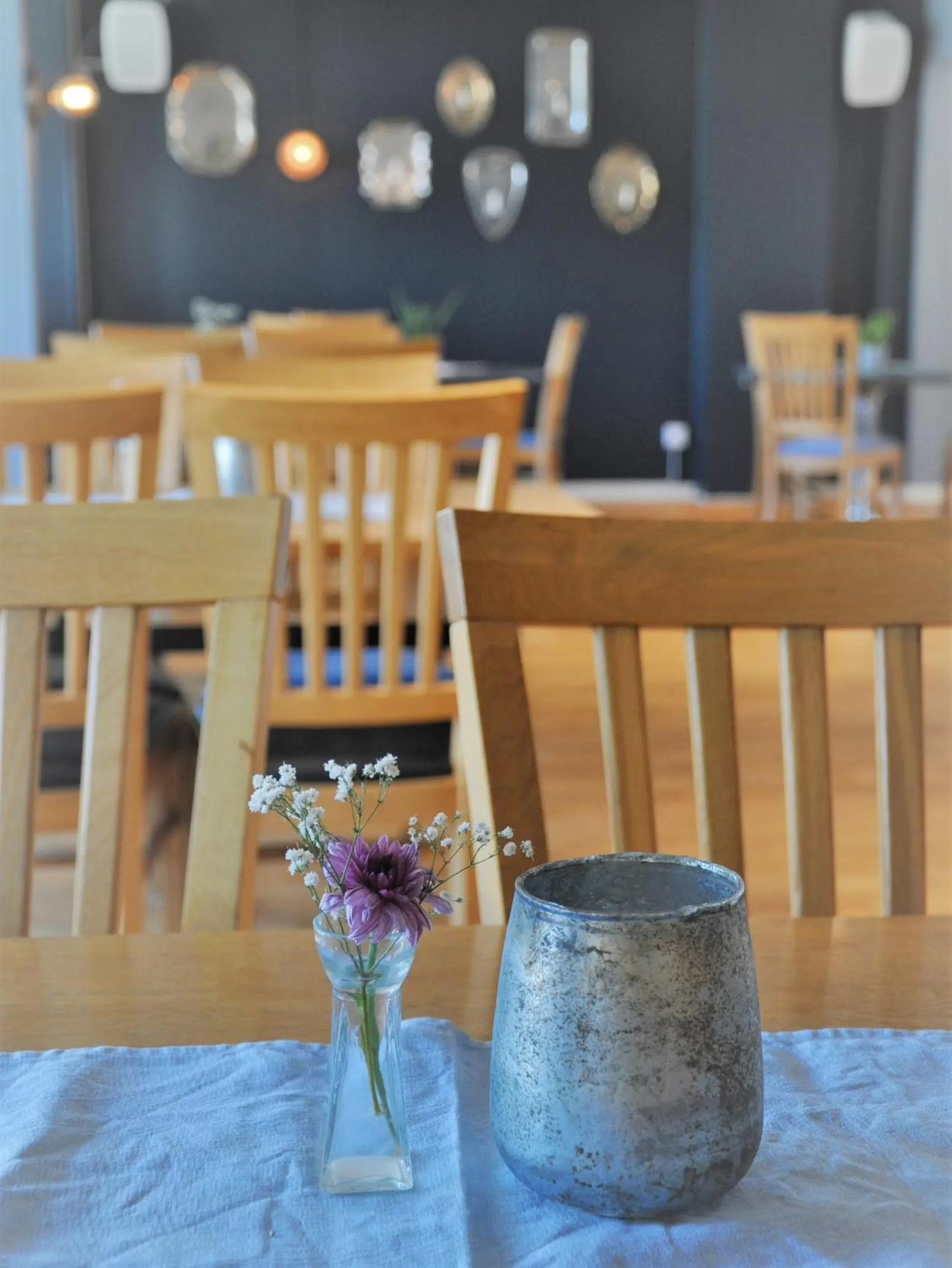 Property building, Restaurant/Places to Eat in Järnvägshotellet Edsbyn