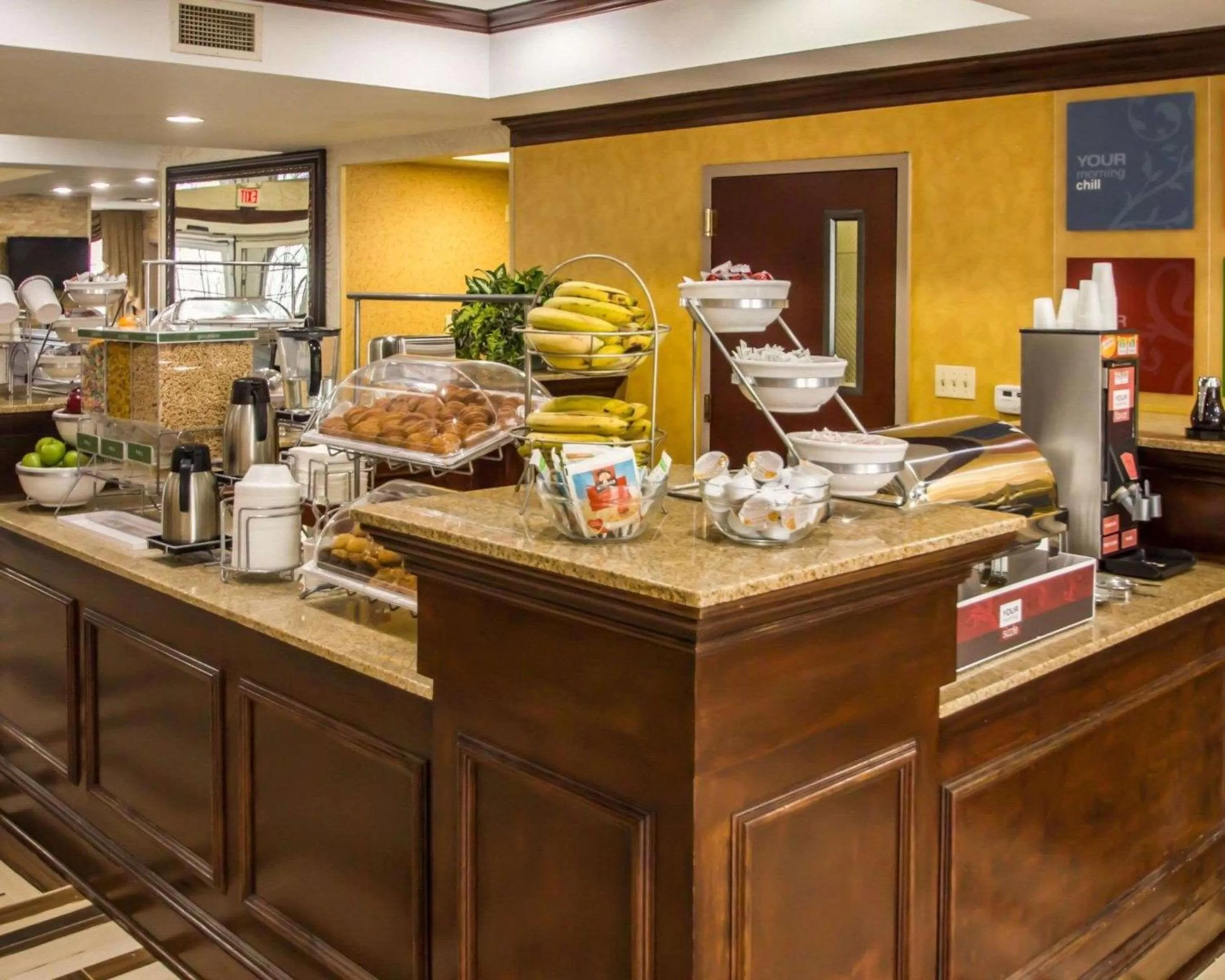 Restaurant/places to eat in Quality Suites NYC Gateway