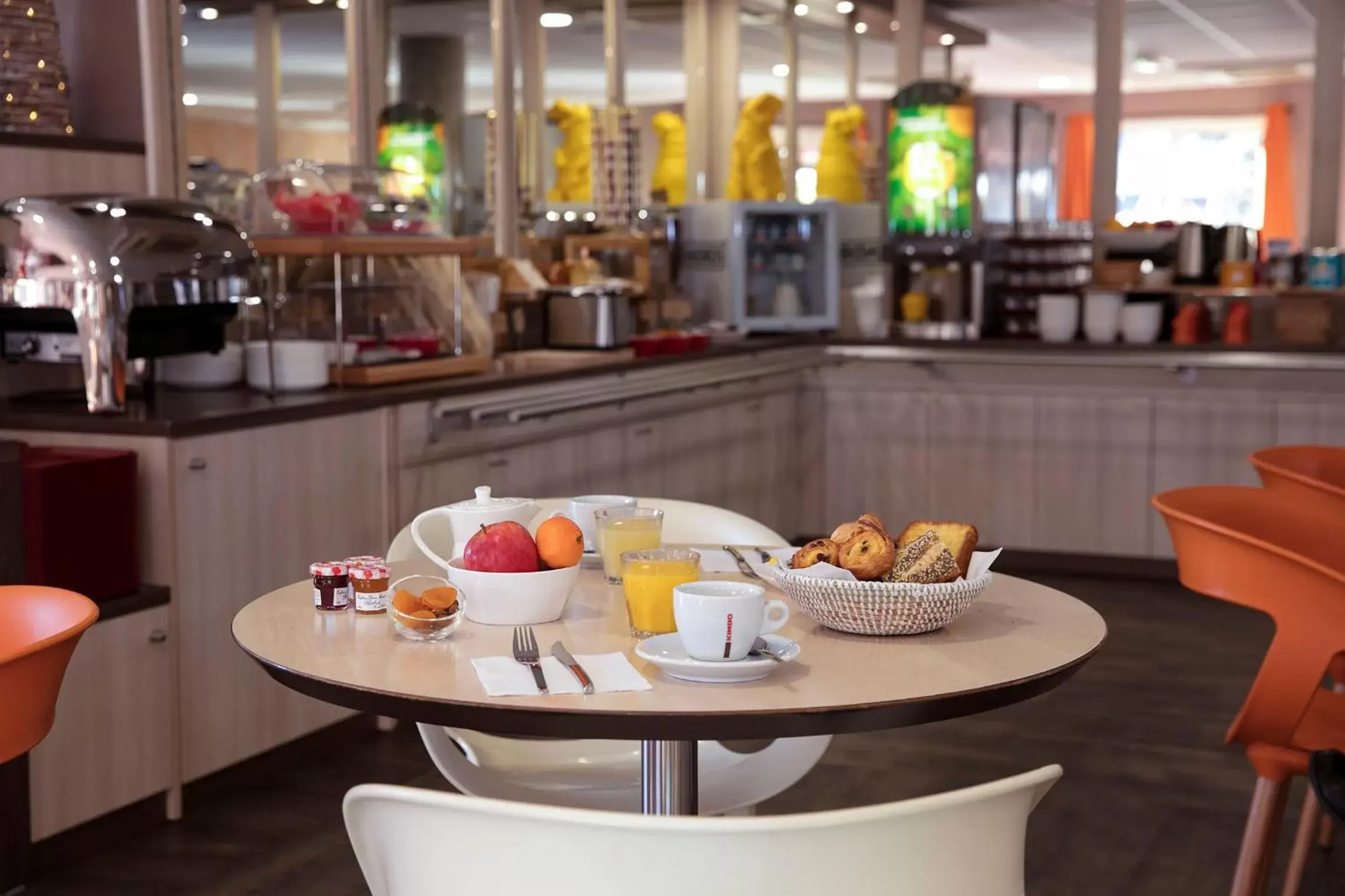 Breakfast, Restaurant/Places to Eat in Hotel Clermont Estaing