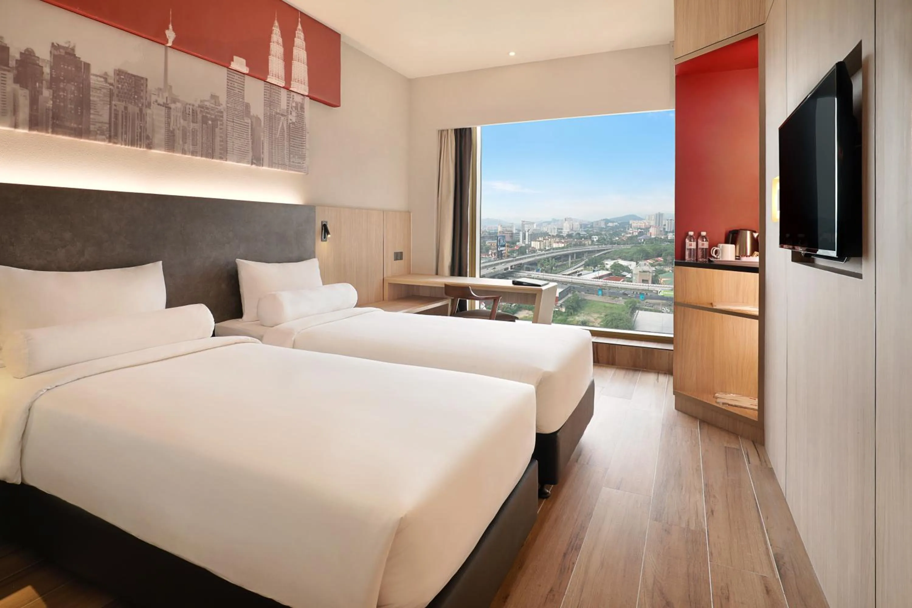 Mountain view, Bed in ibis Kuala Lumpur City Centre