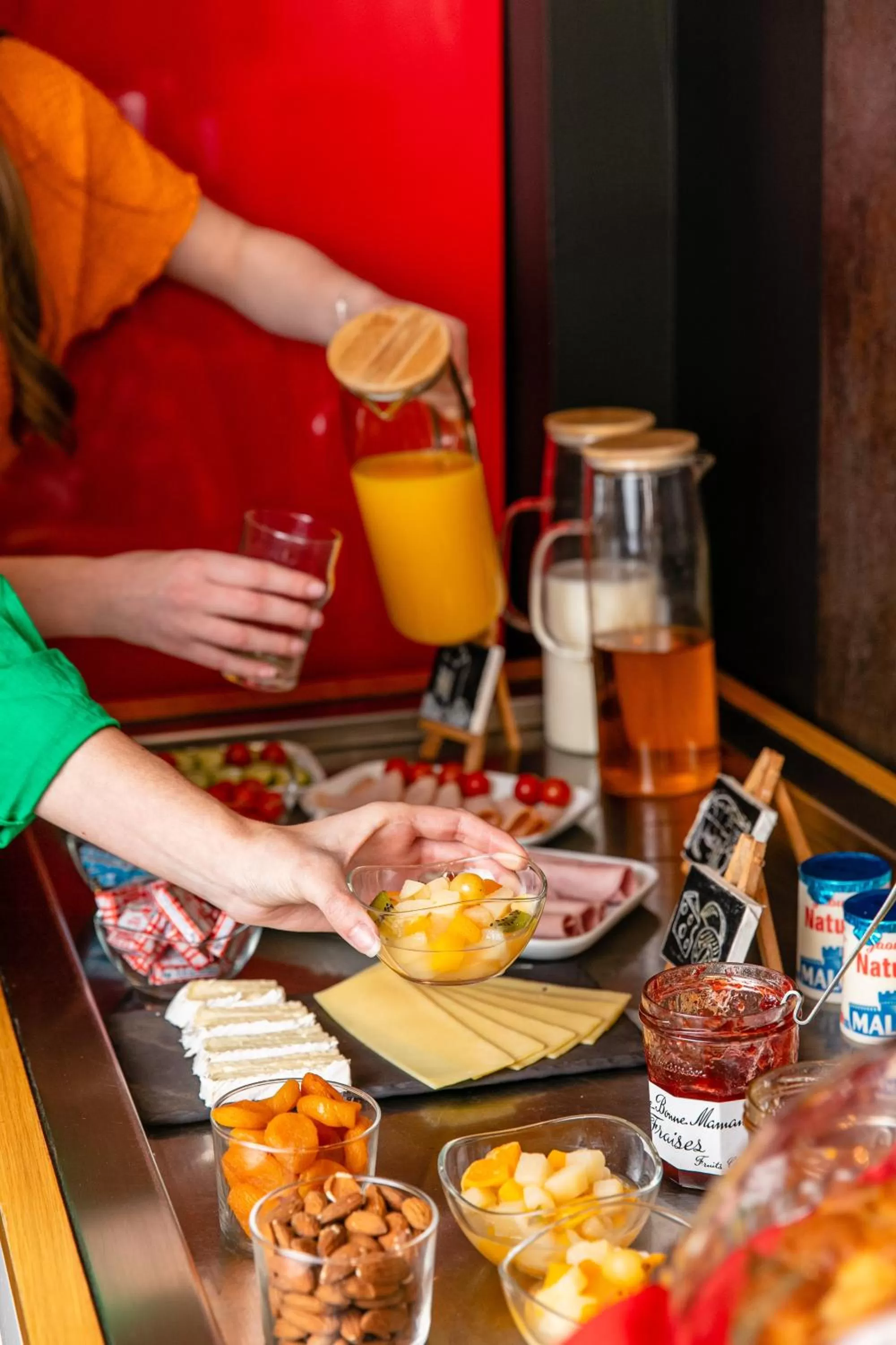 Breakfast in Hôtel Crayon Rouge - Louvre Palais Royal