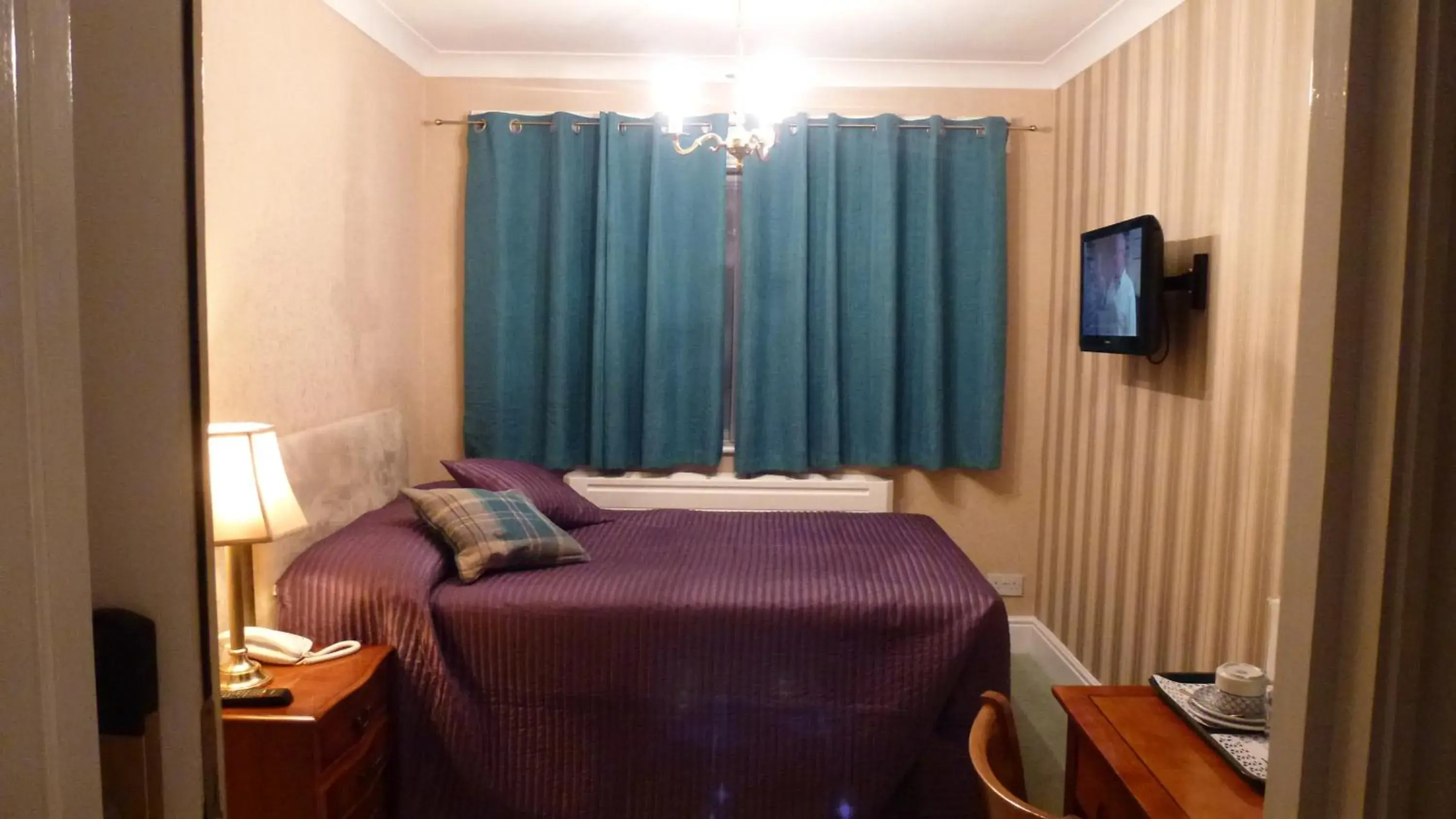 Photo of the whole room, Bed in Beech House Hotel