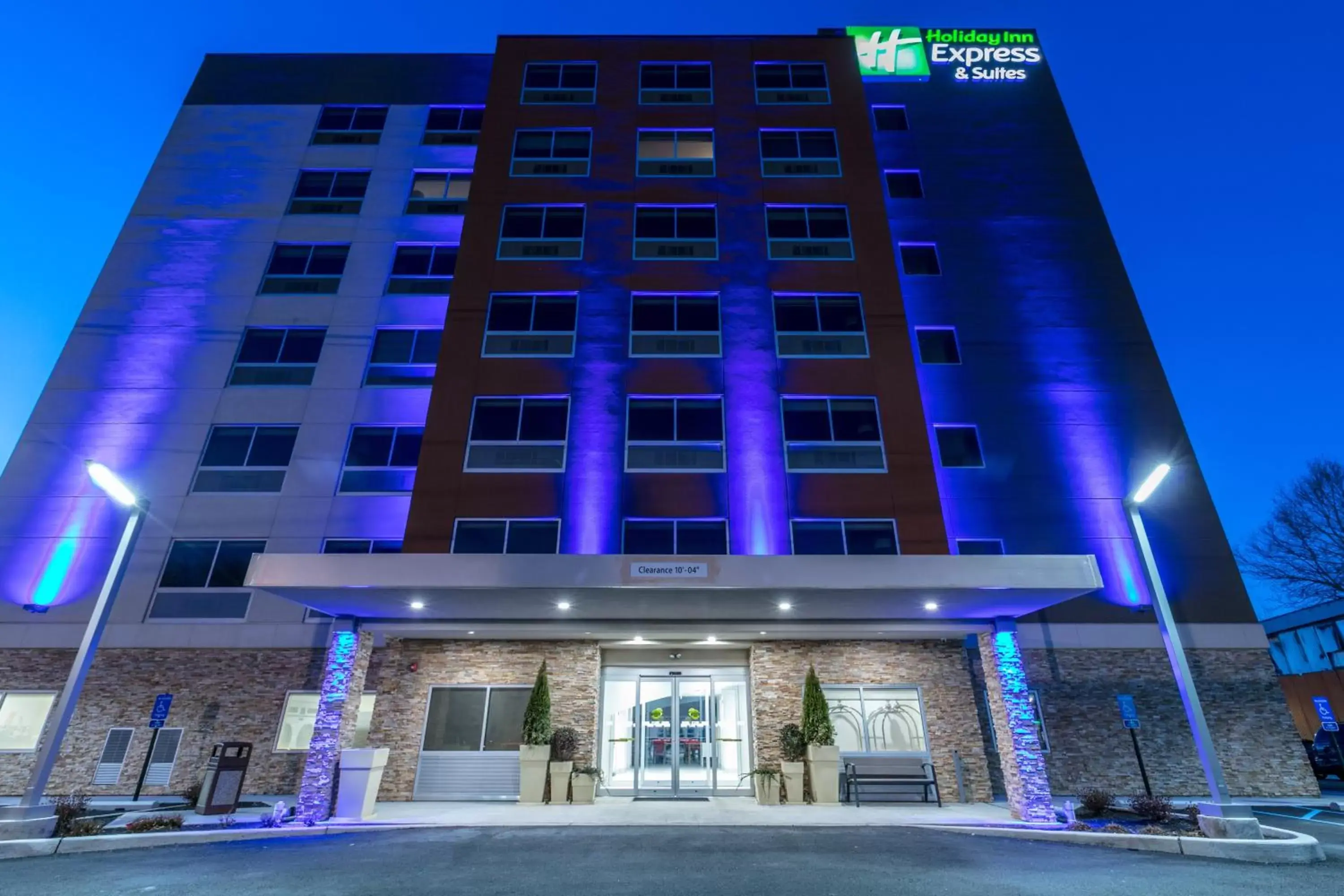 Property Building in Holiday Inn Express & Suites Jersey City North - Hoboken, an IHG Hotel