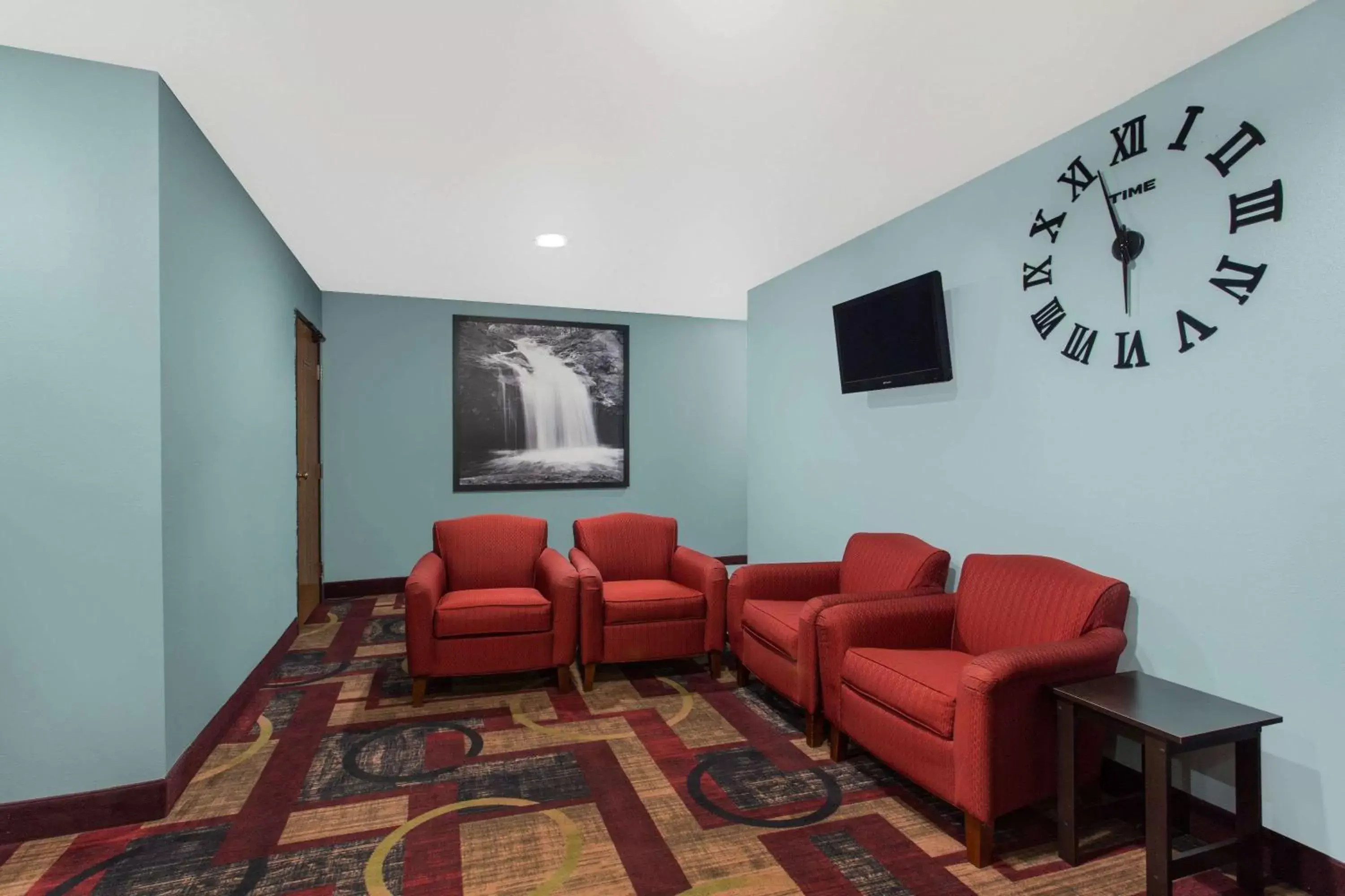 Lobby or reception, Seating Area in Super 8 by Wyndham Eau Claire I-94