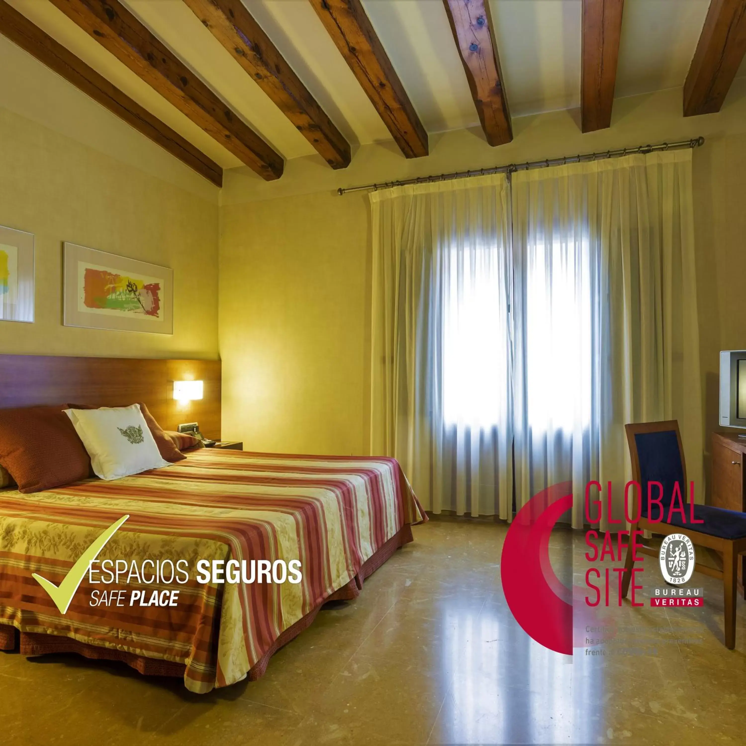 Photo of the whole room, Bed in Sercotel Palacio de Tudemir