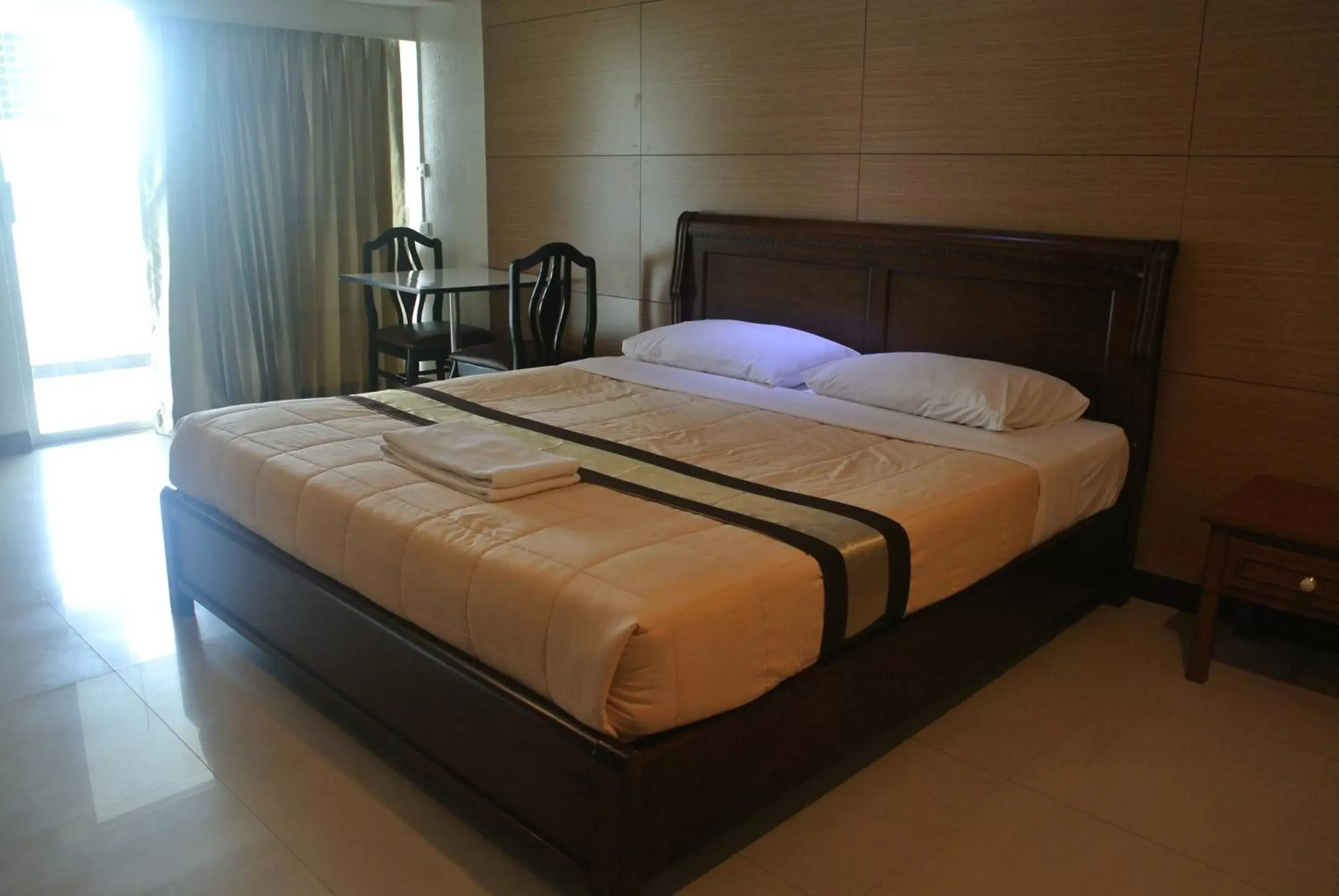 Day, Bed in Nanatai Suites