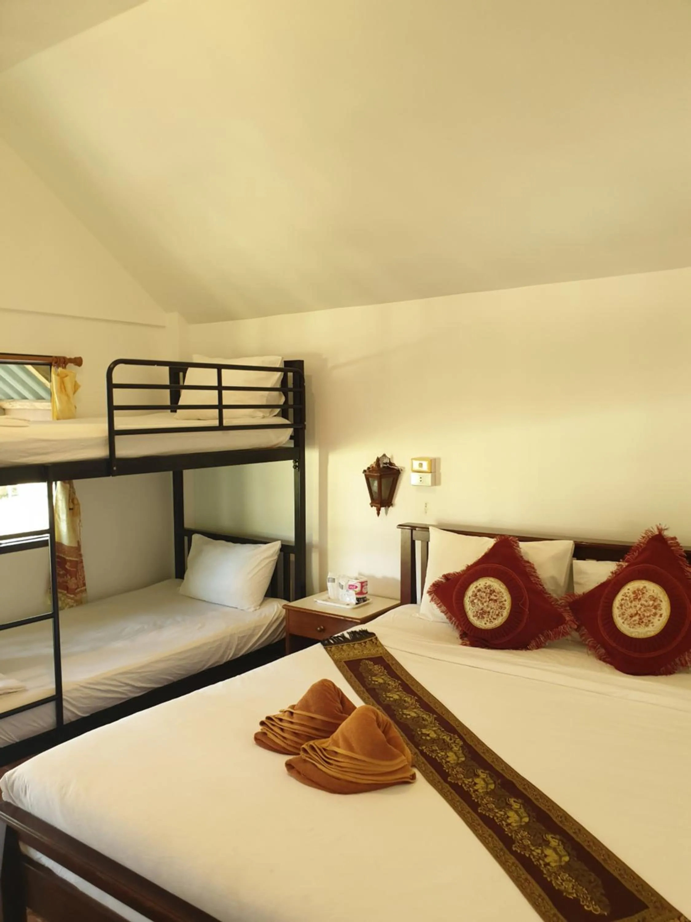 bunk bed, Bed in Lanta Family resort