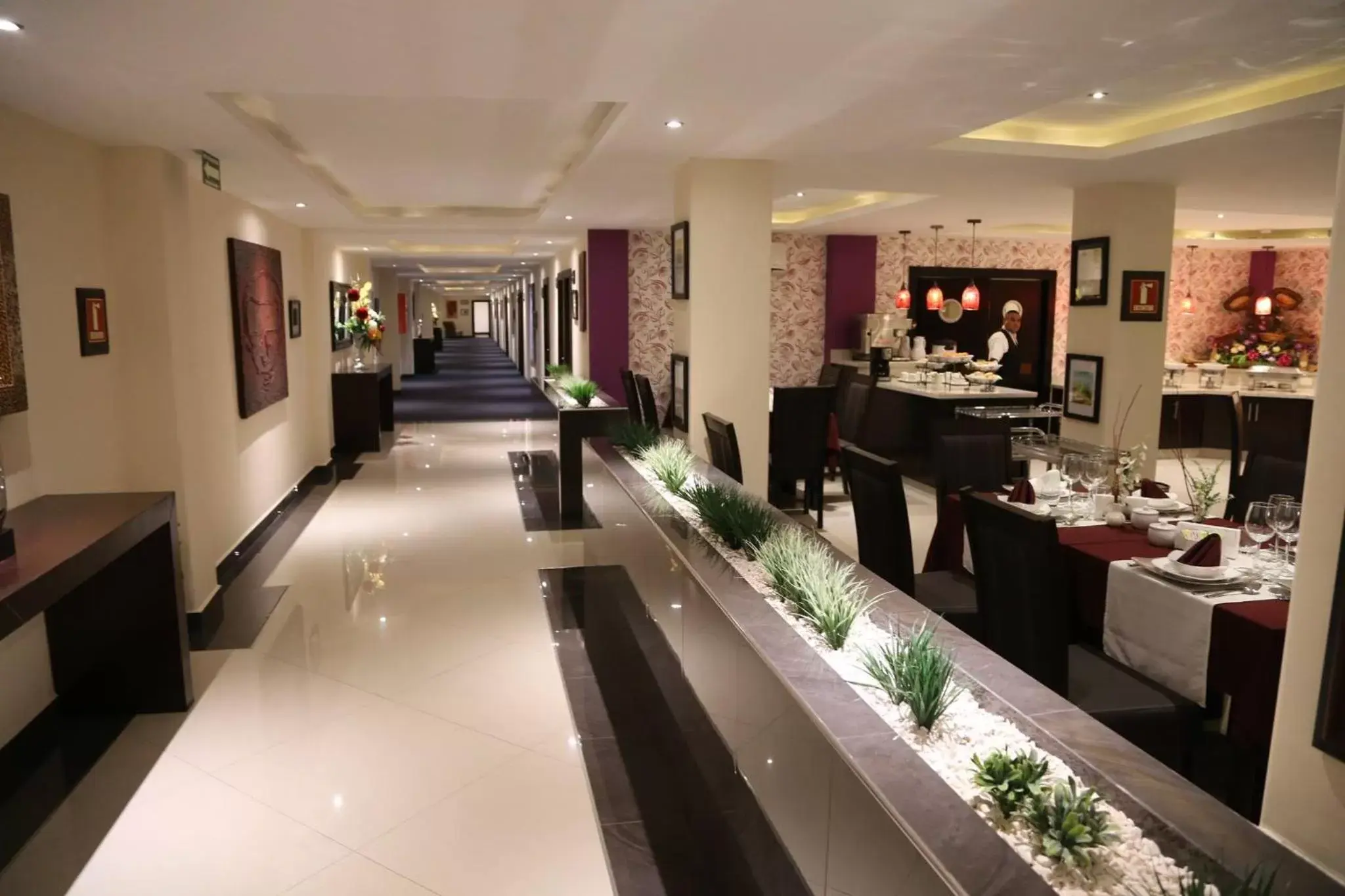Restaurant/places to eat, Lobby/Reception in Hotel Two Select