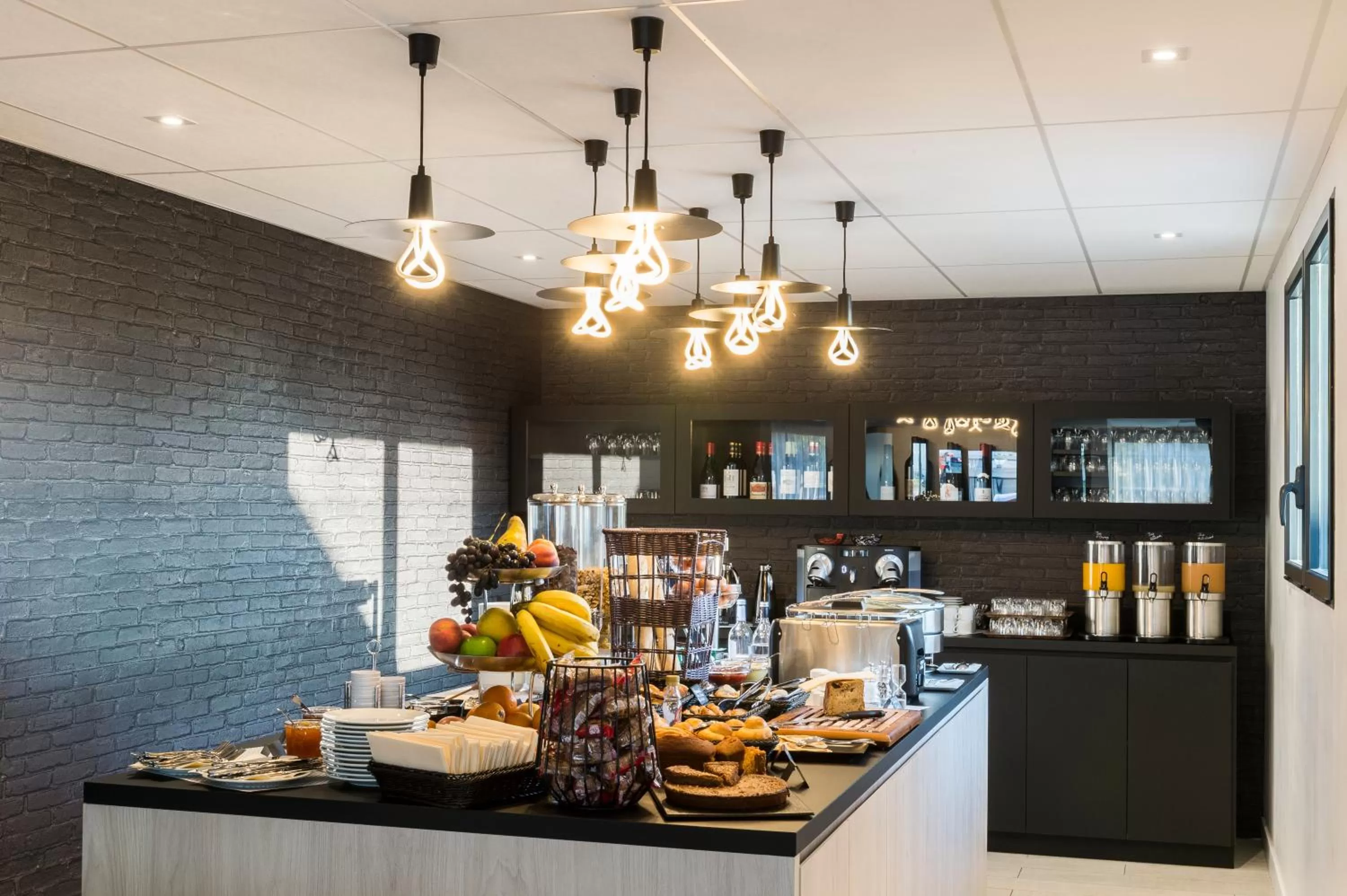 Buffet breakfast in Mercure Hotel & Spa Bastia Biguglia