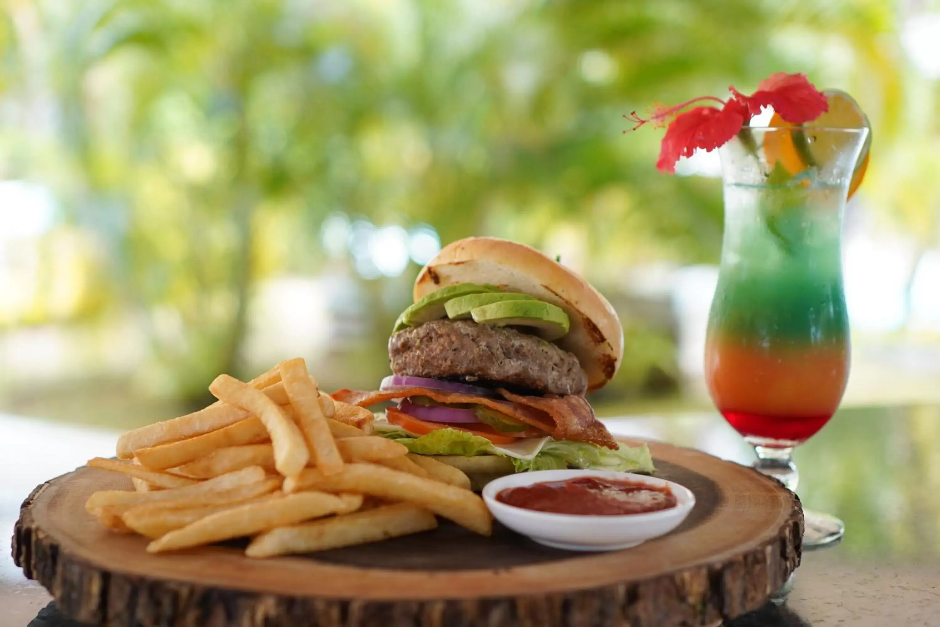 Lounge or bar, Food in Hotel Nikko Guam