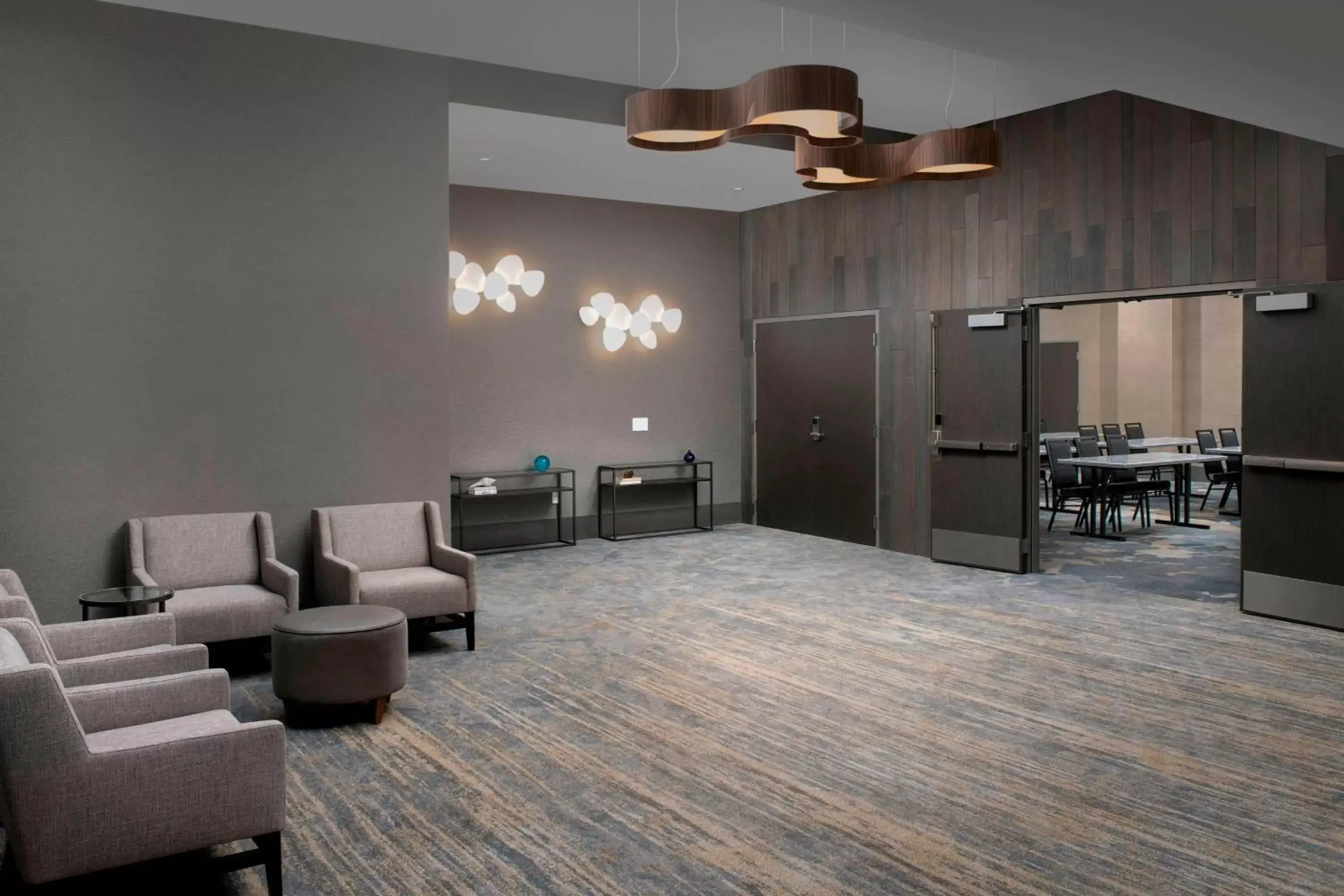 Meeting/conference room, Seating Area in Delta Hotels by Marriott Seattle Everett