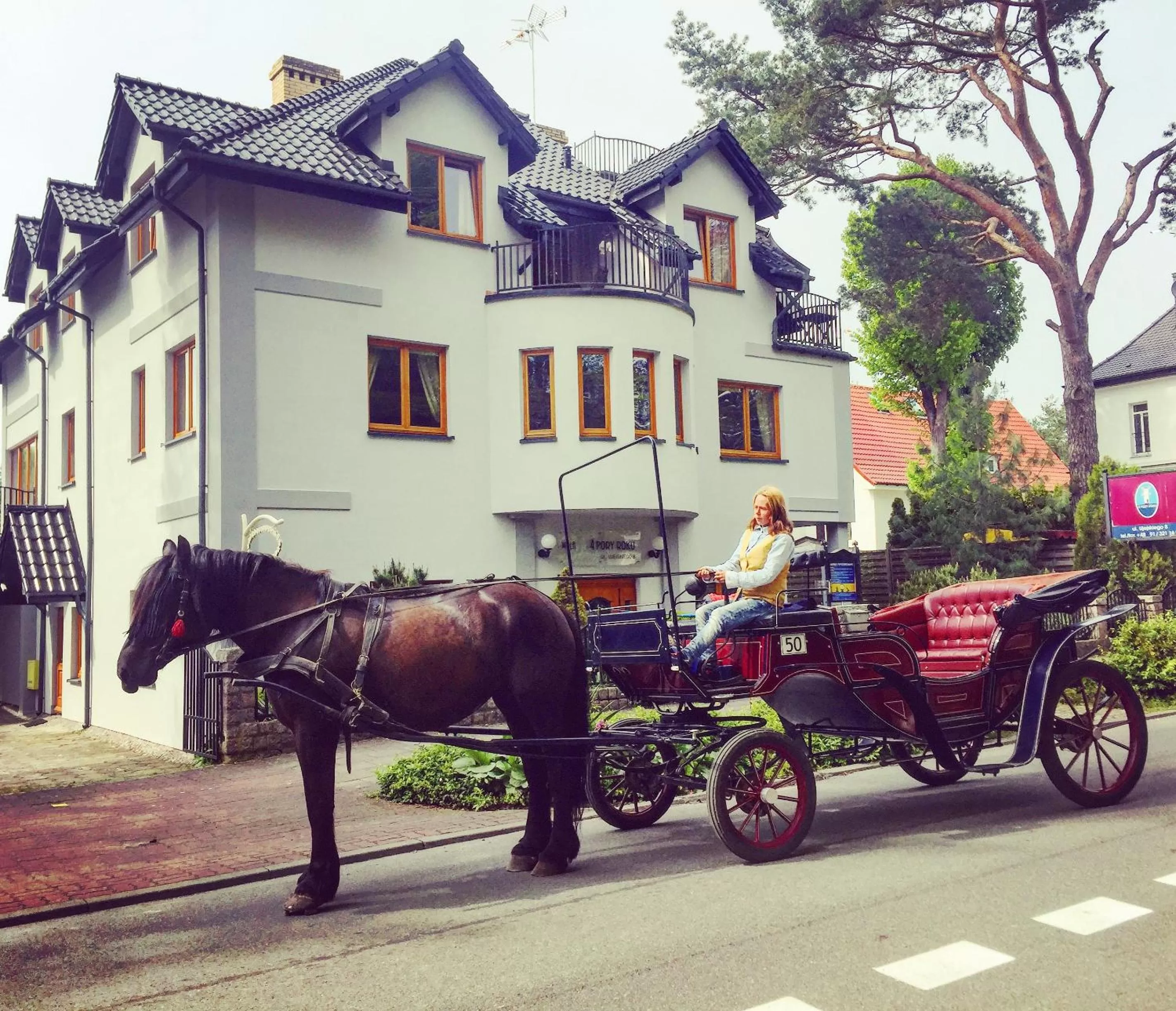 Property building in Willa 4 Pory Roku & Uznam