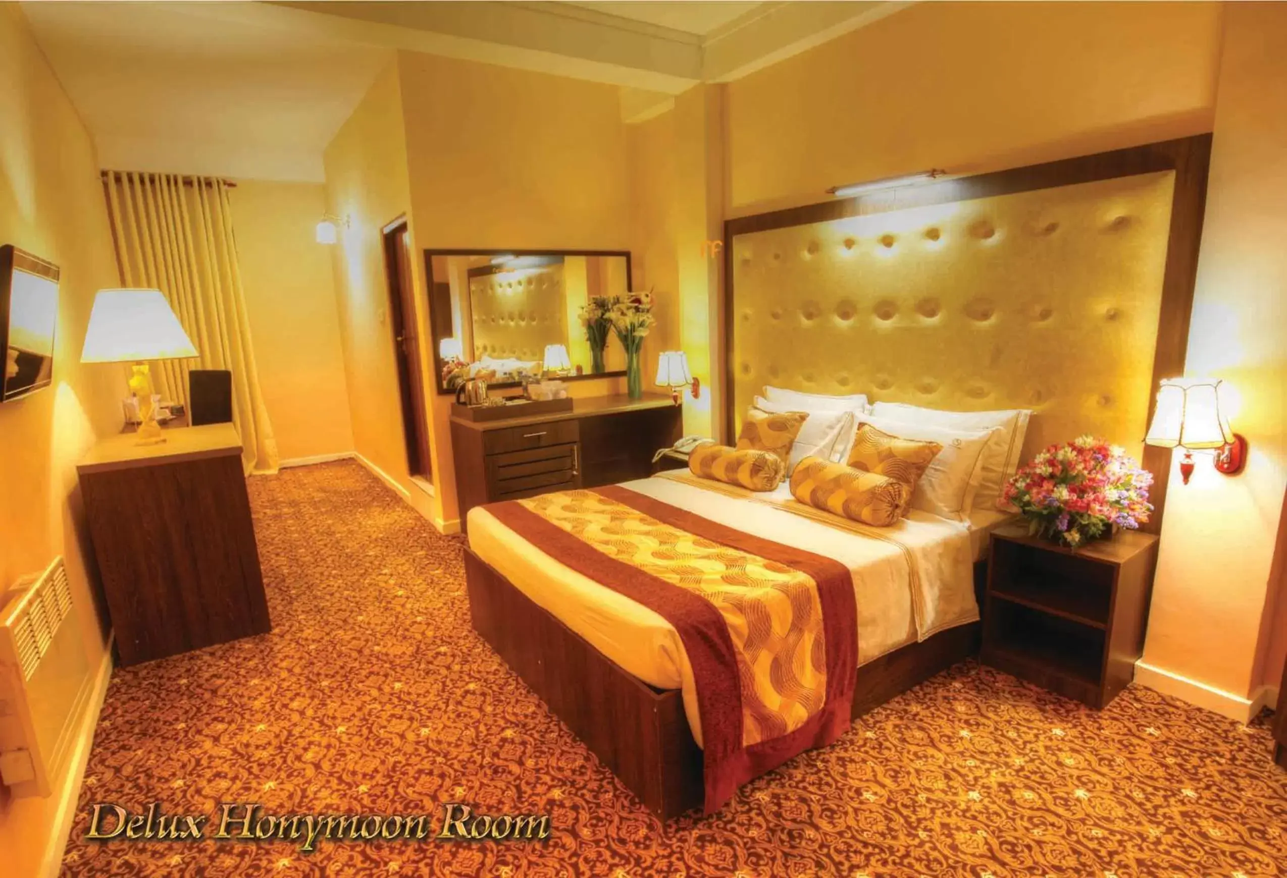 Photo of the whole room, Bed in The Queensburry City Hotel Photo of the whole room, Bed in The Queensburry City Hotel