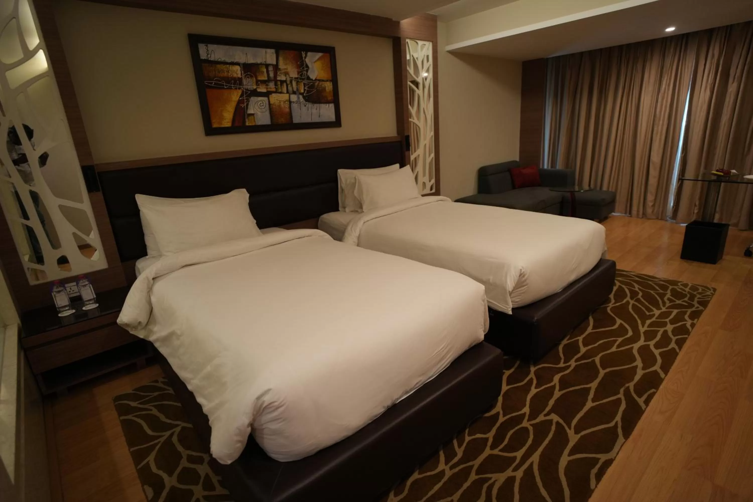 Bedroom, Bed in Radisson Udaipur