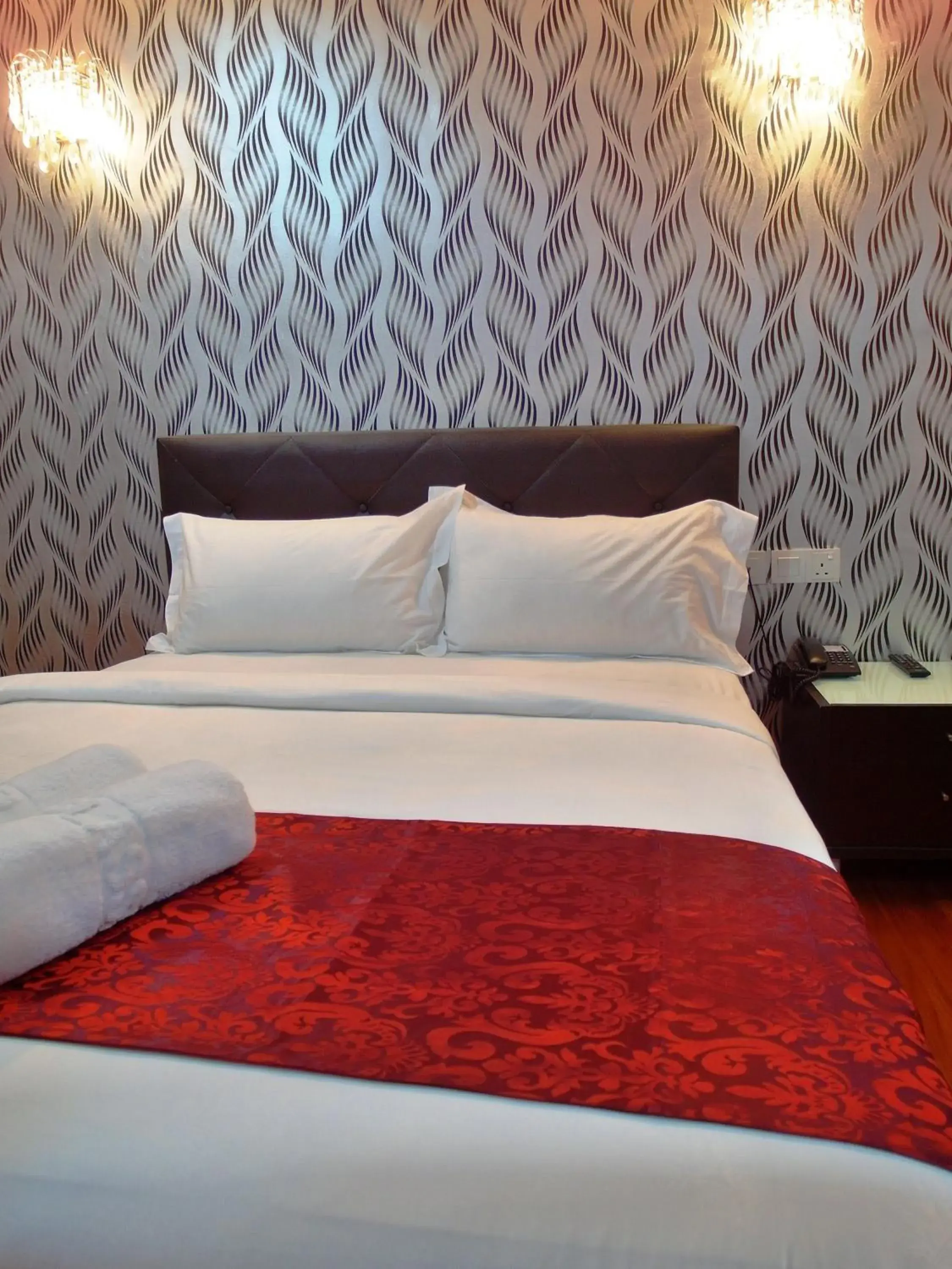 Bedroom, Bed in Classic Kinabalu Hotel