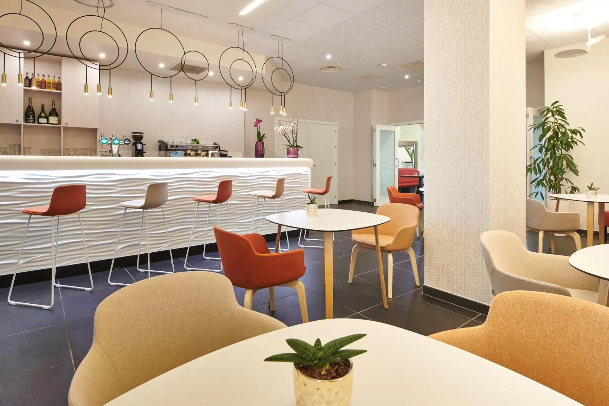 Lounge or bar in Hôtel Le Bayonne