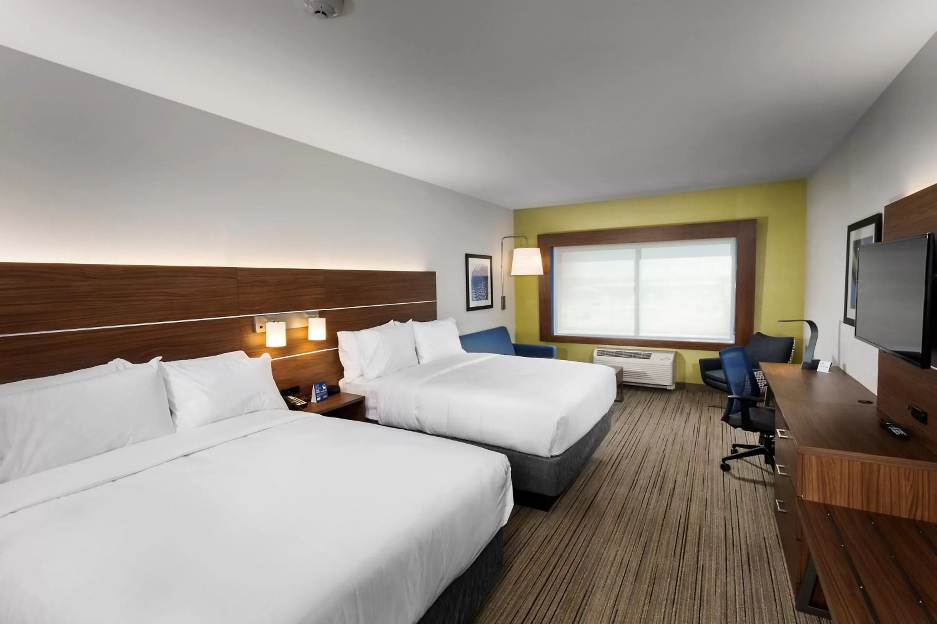 Photo of the whole room in Holiday Inn Express & Suites - West Des Moines - Jordan Creek, an IHG Hotel