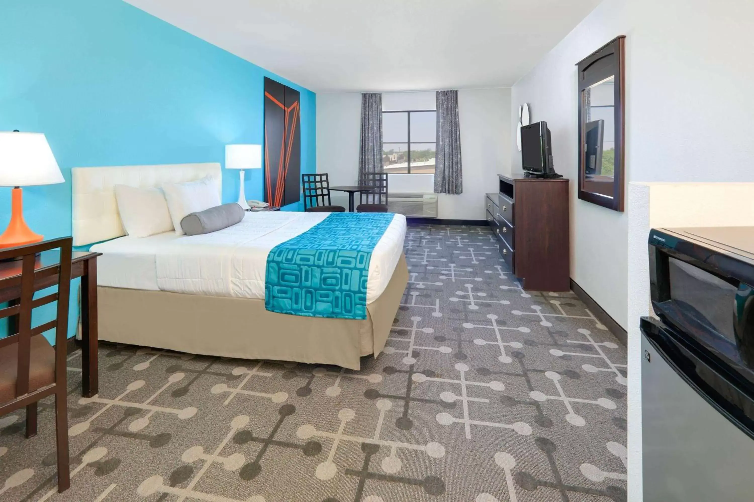 Photo of the whole room, Bed in Howard Johnson by Wyndham Lubbock TX Photo of the whole room, Bed in Howard Johnson by Wyndham Lubbock TX