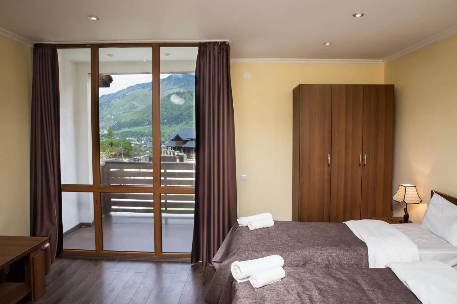 Garden view, Bed in Hotel Banguriani