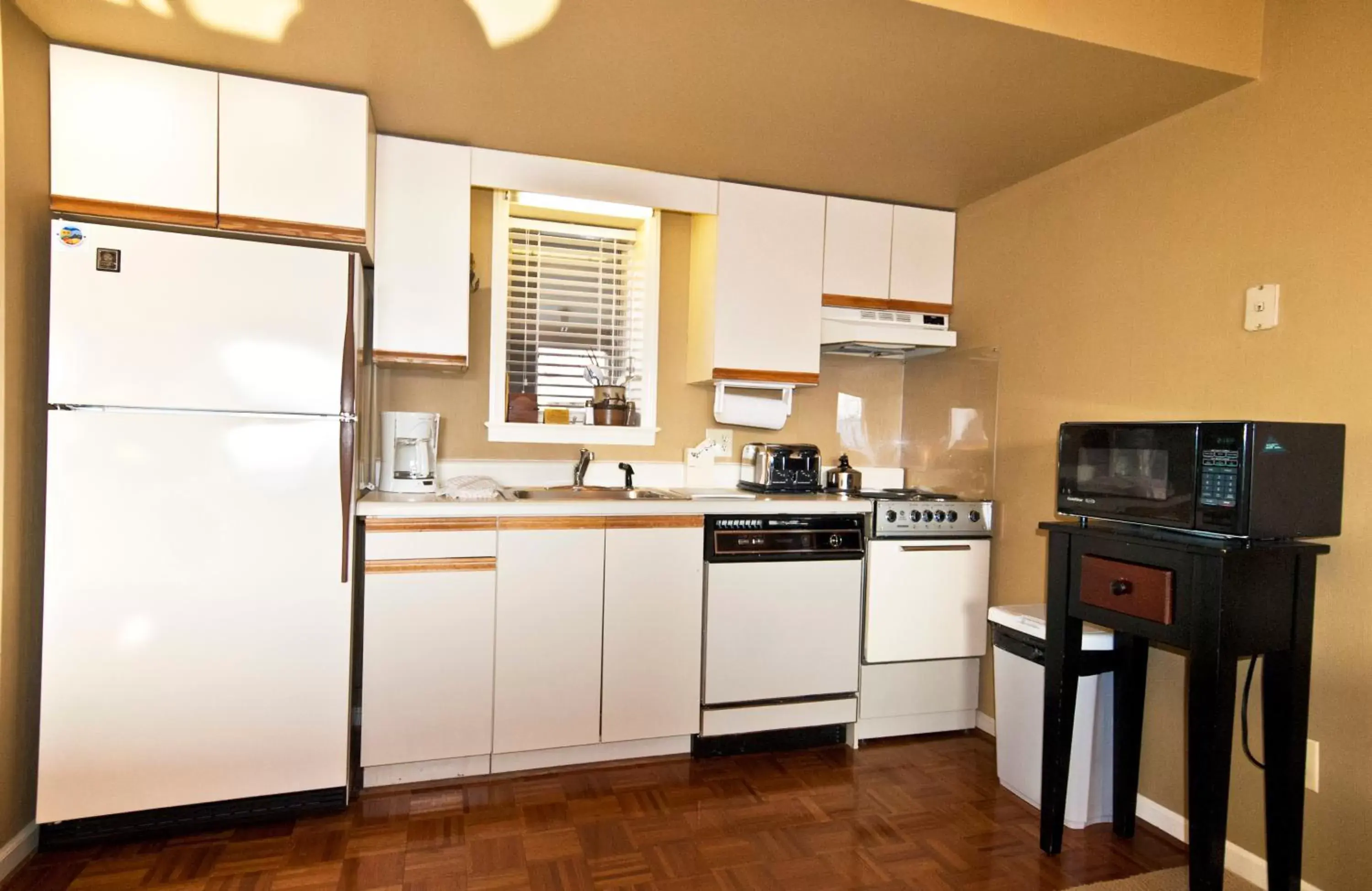 Kitchen or kitchenette, Kitchen/Kitchenette in Chetola Resort Condominiums