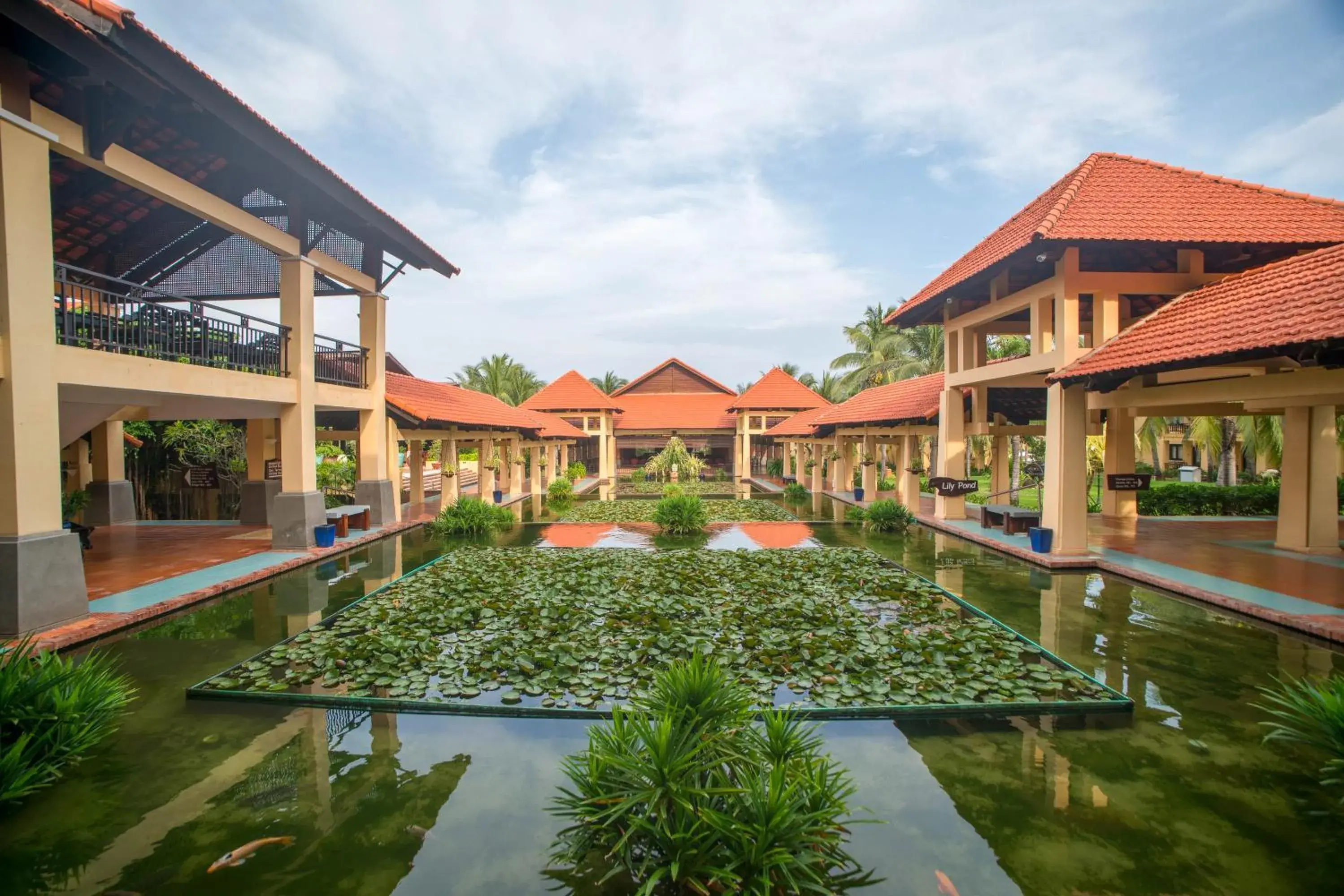 Garden, Swimming Pool in Pandanus Resort