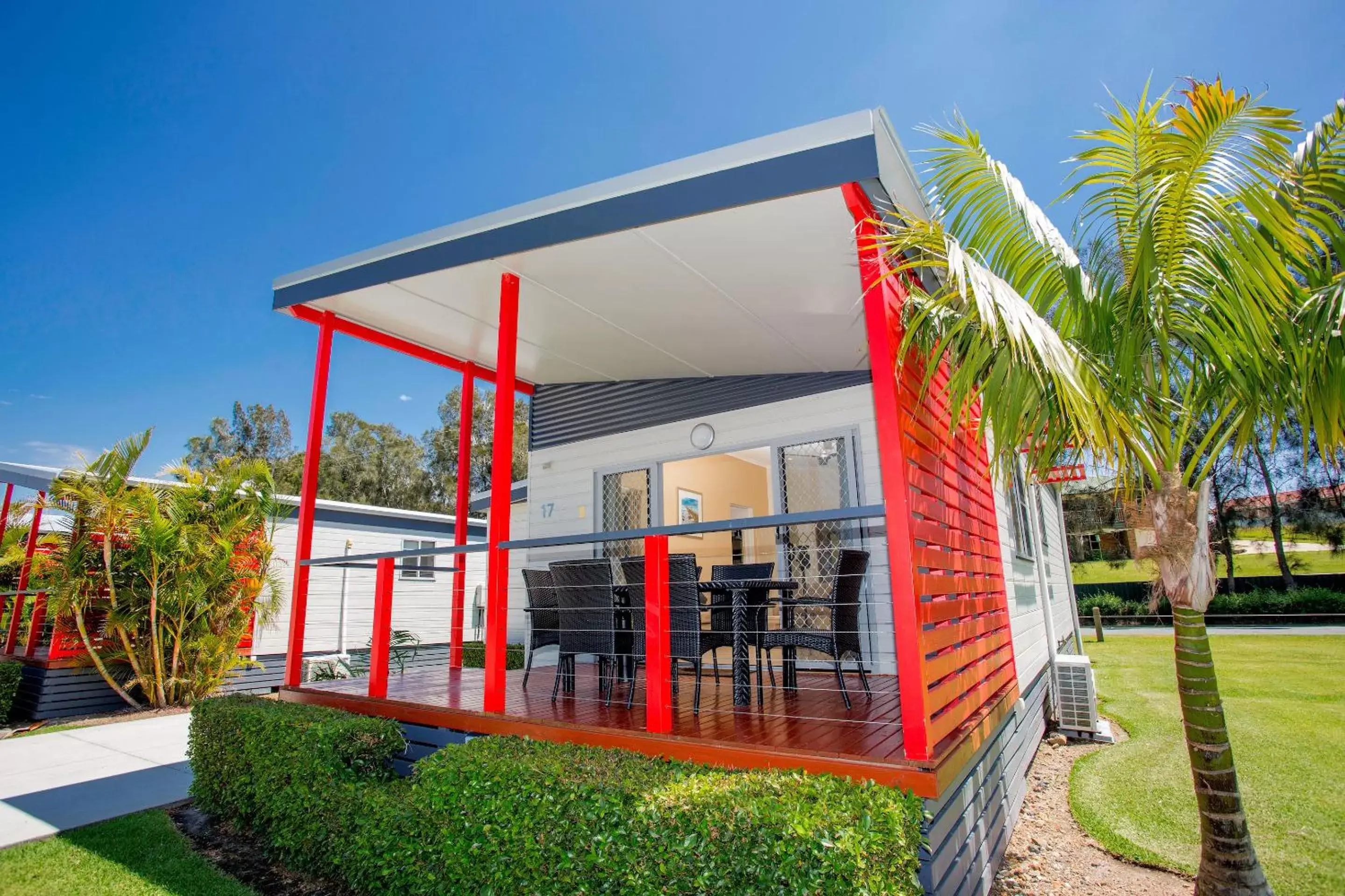Poolside Villa in Lakeside Forster Holiday Park and Village