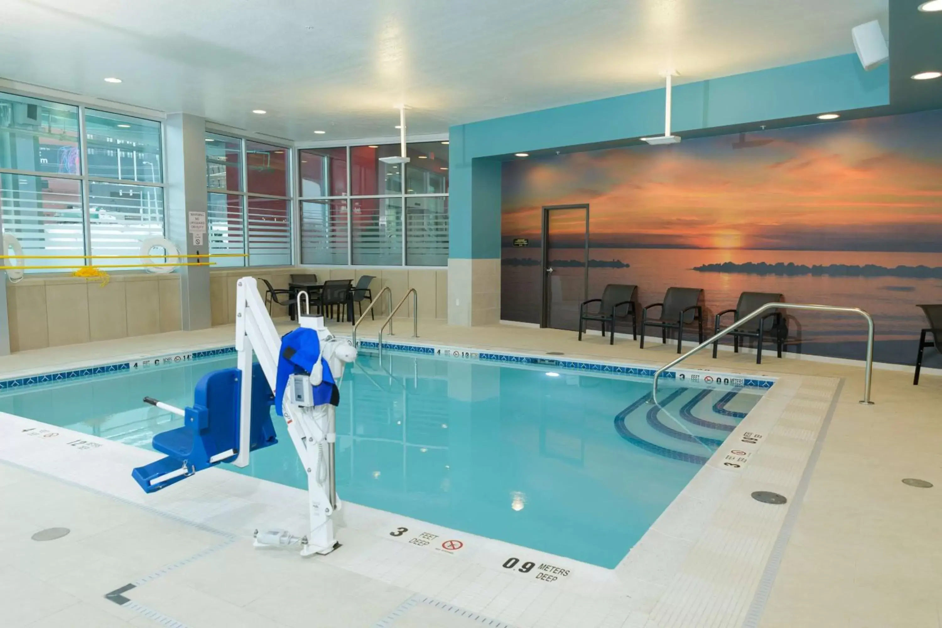Pool view, Swimming Pool in Hampton Inn & Suites Erie Bayfront