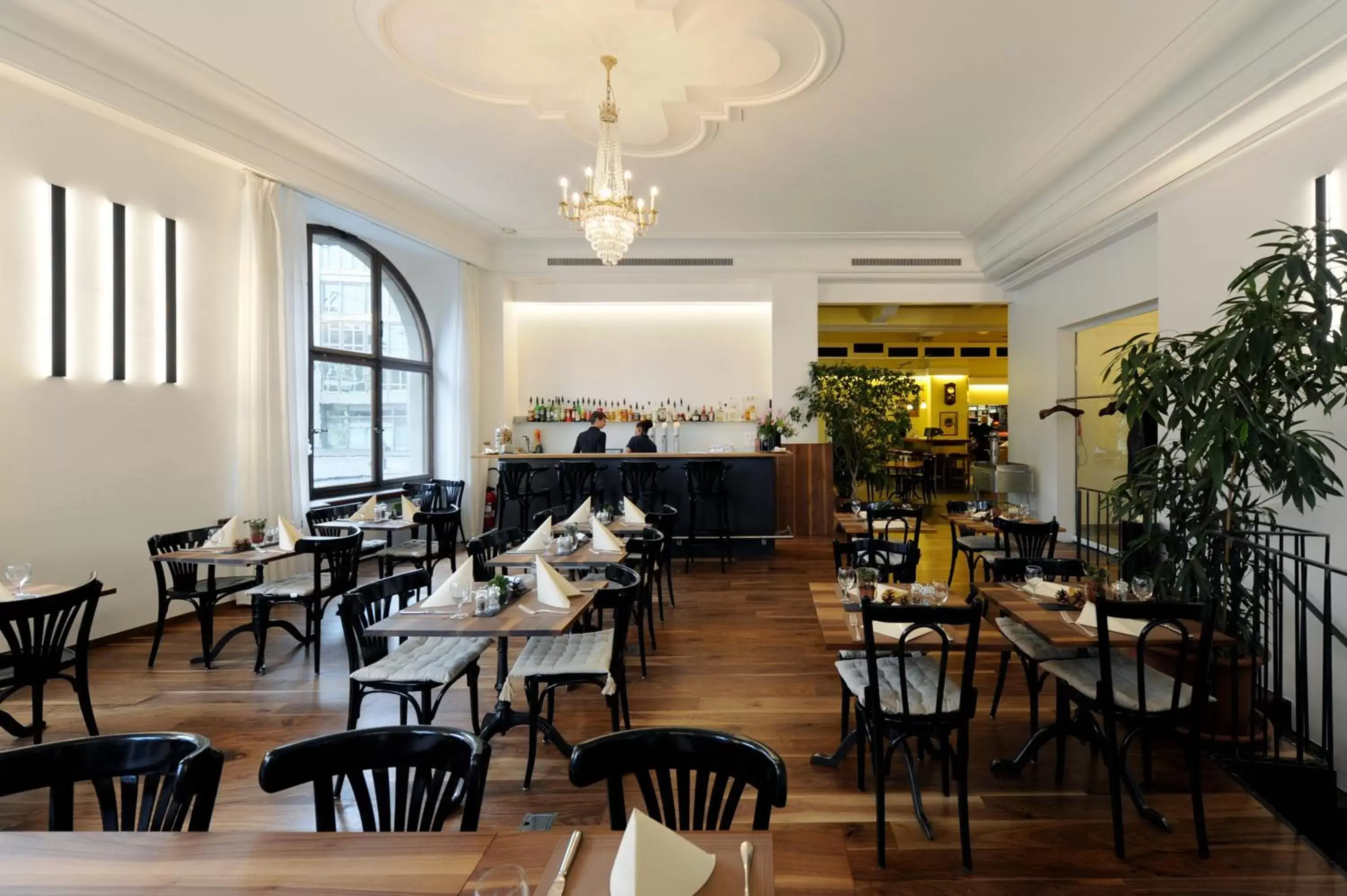 Restaurant/Places to Eat in Hotel National Bern