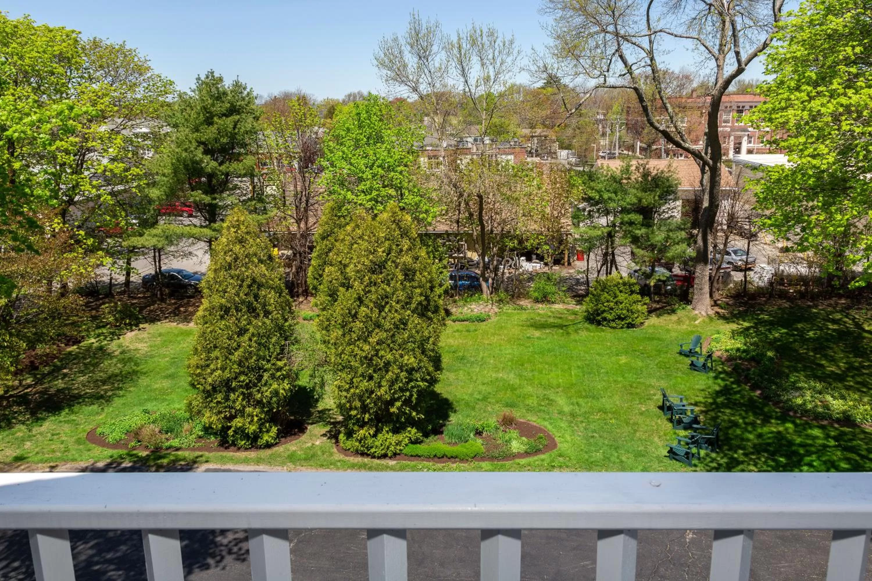 Quiet street view in The Elmhurst Inn