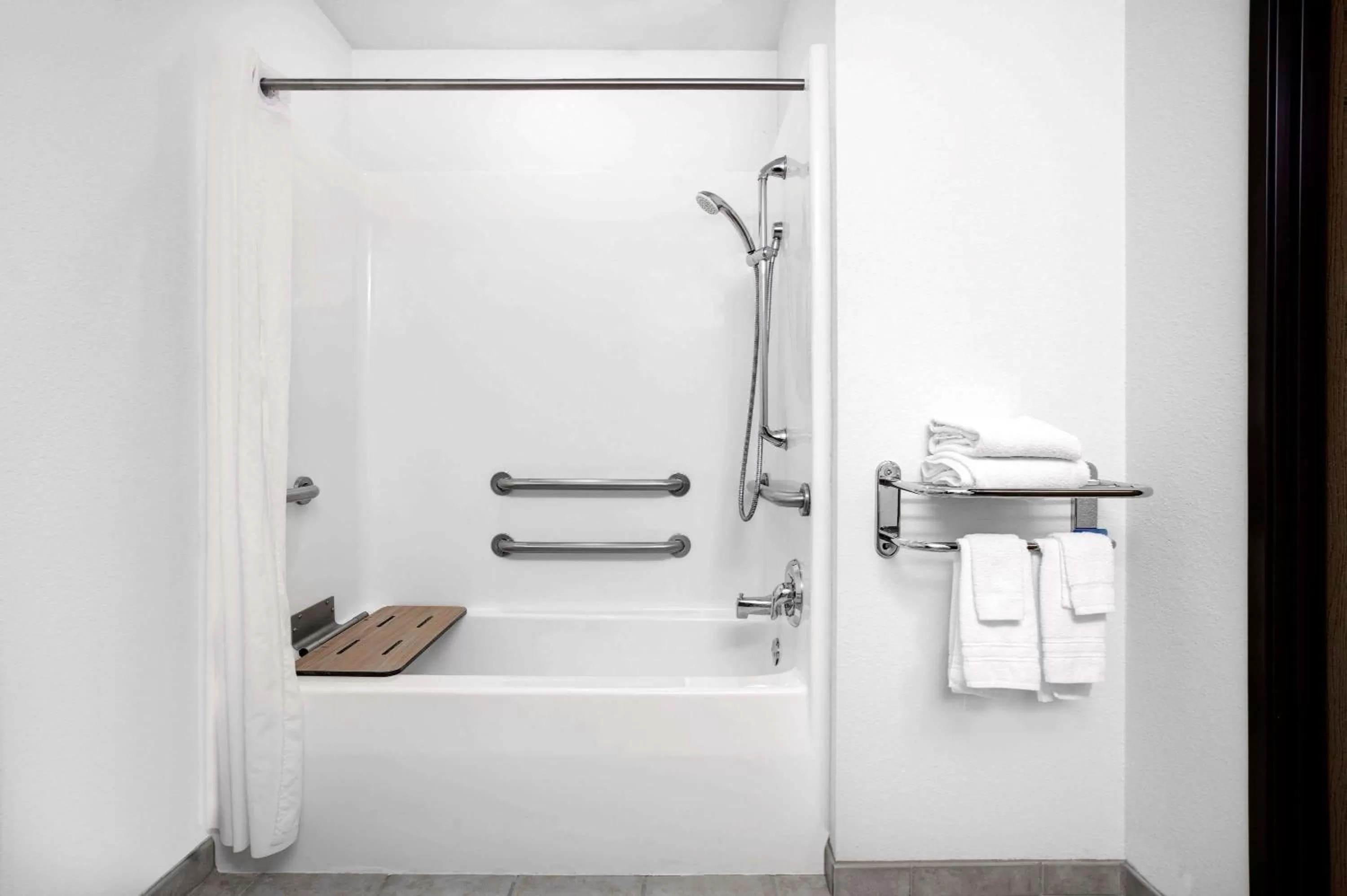 Bathroom in Microtel Inn & Suites by Wyndham Mankato