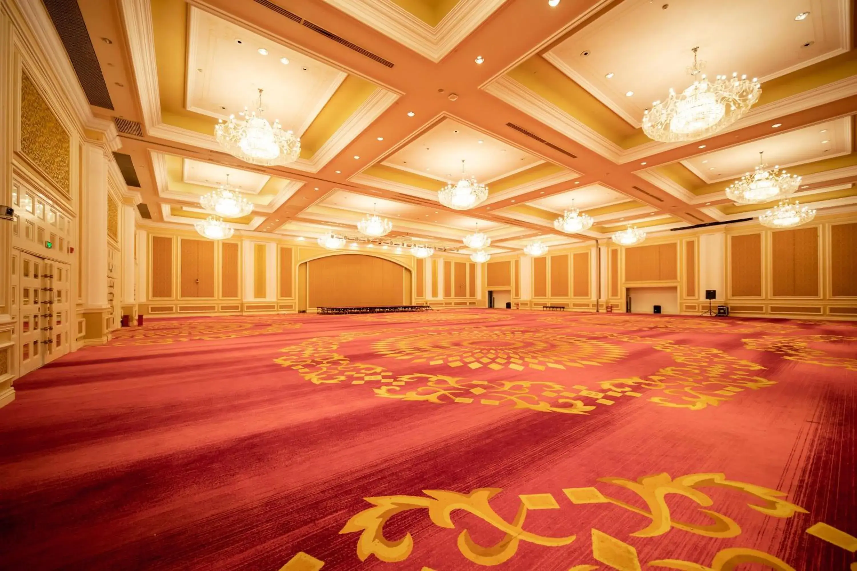 Banquet/Function facilities, Banquet Facilities in Crowne Plaza Ocean Spring Resort, an IHG Hotel