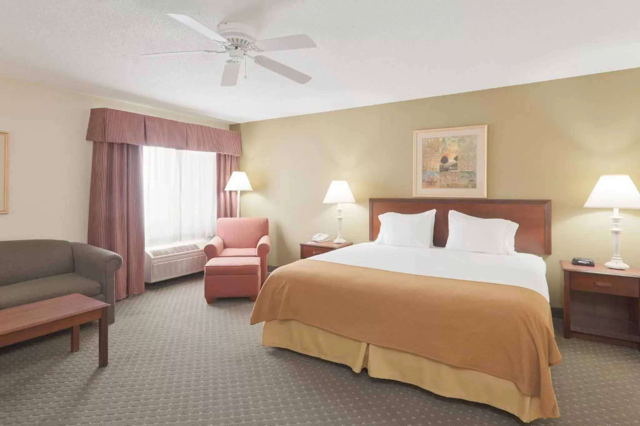 Bedroom, Bed in Holiday Inn Express Evansville - West, an IHG Hotel