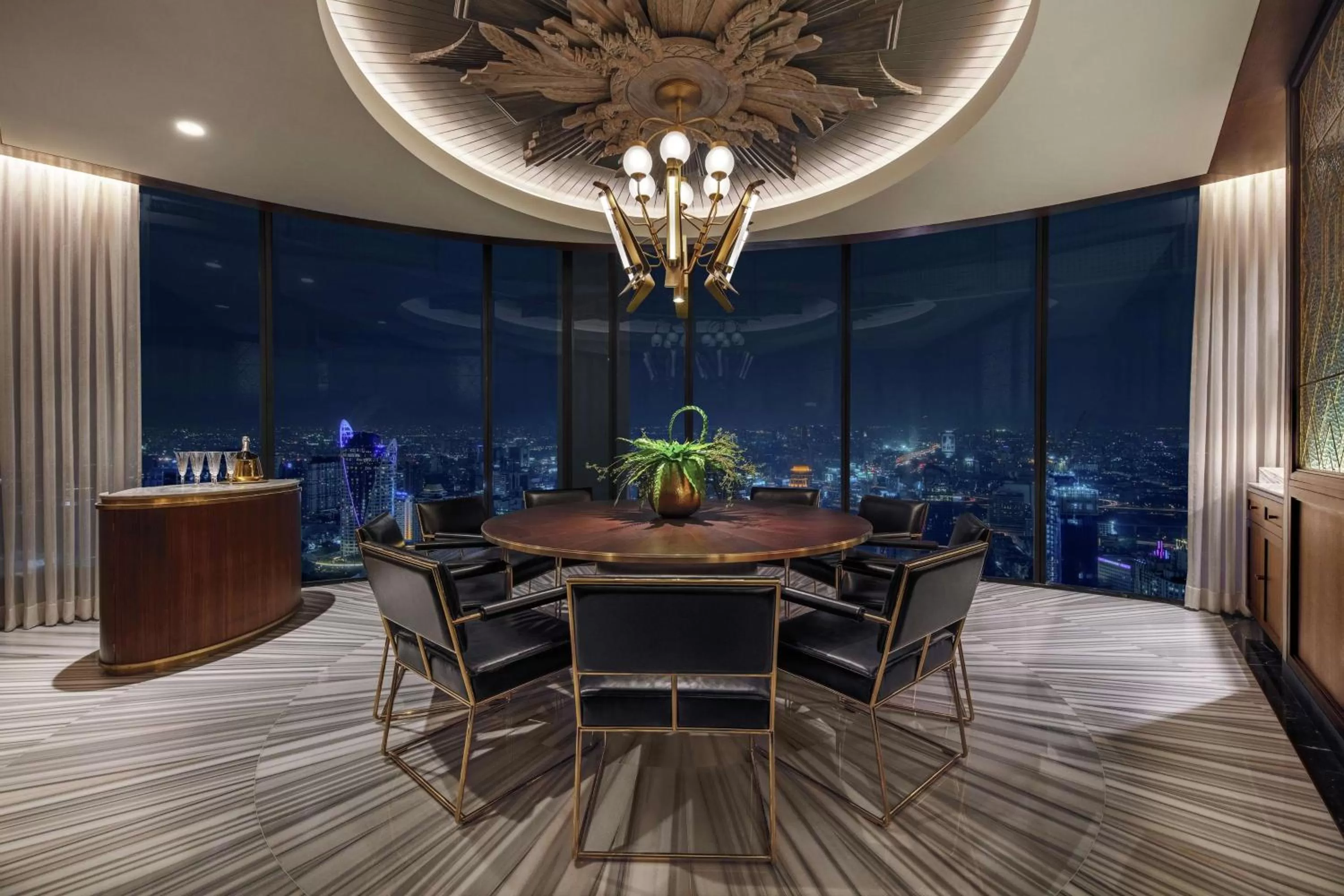 Restaurant/places to eat in Waldorf Astoria Bangkok