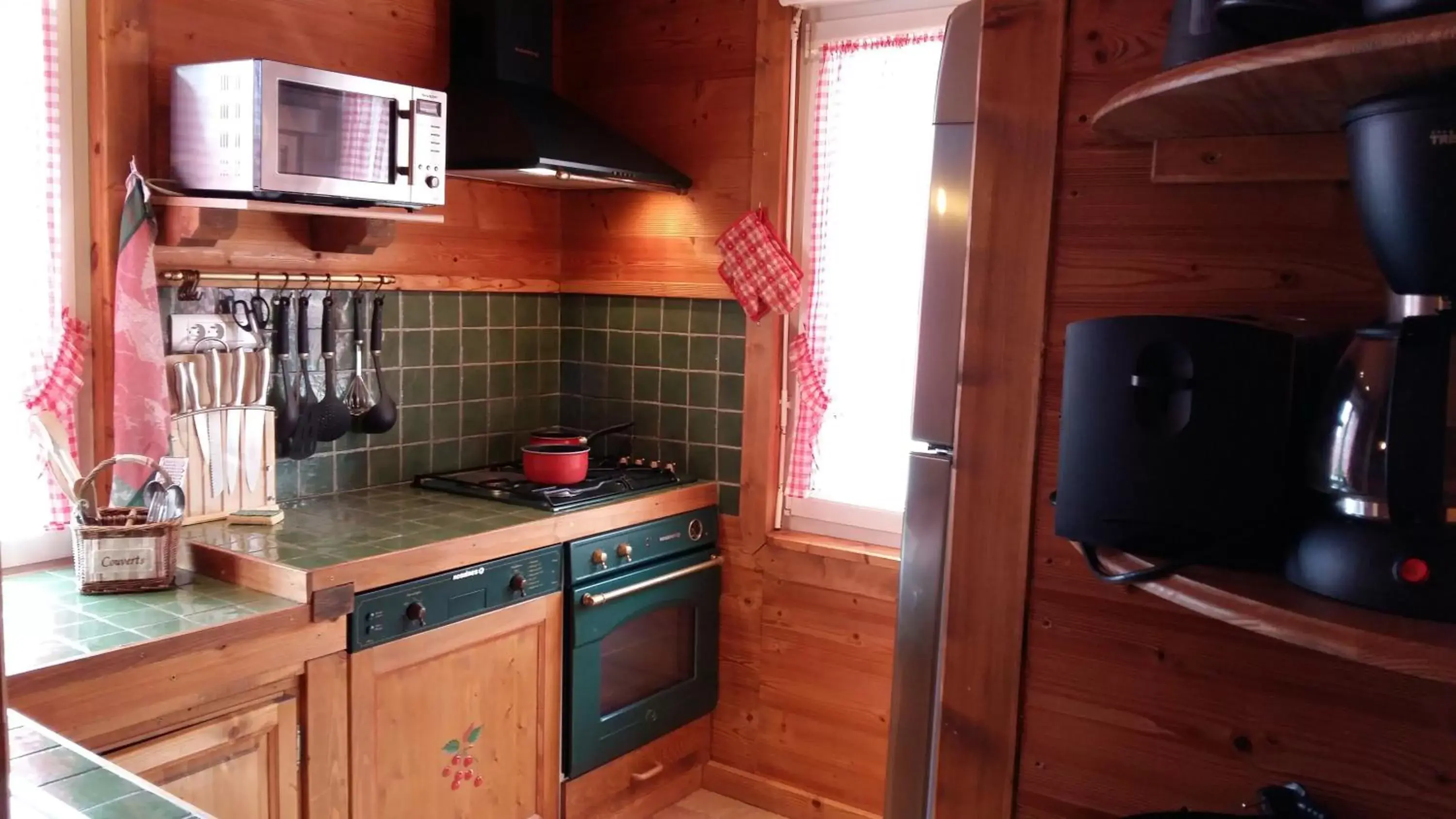 Day, Kitchen/Kitchenette in Les Loges Du Parc