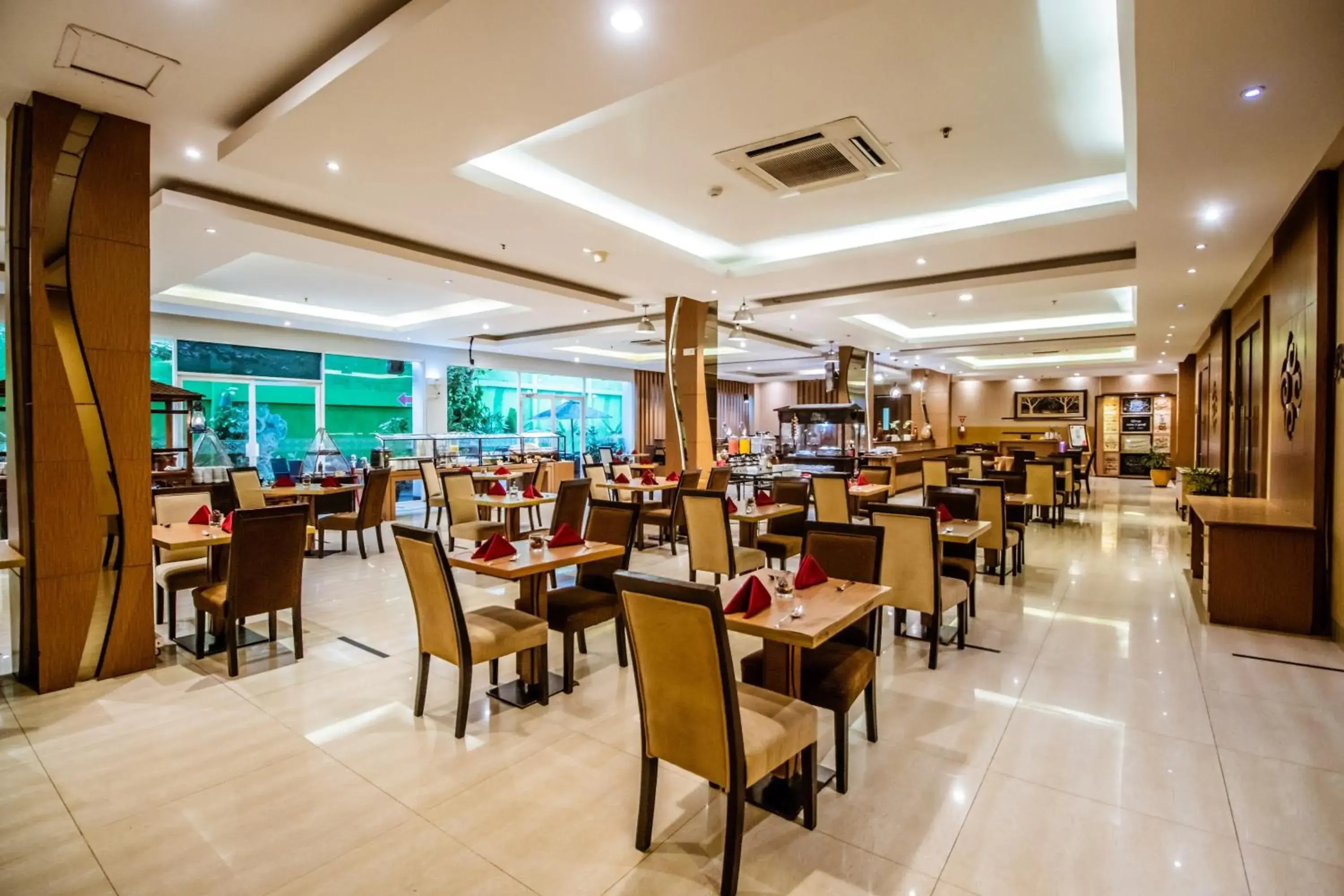 Restaurant/Places to Eat in Grand Tjokro Yogyakarta