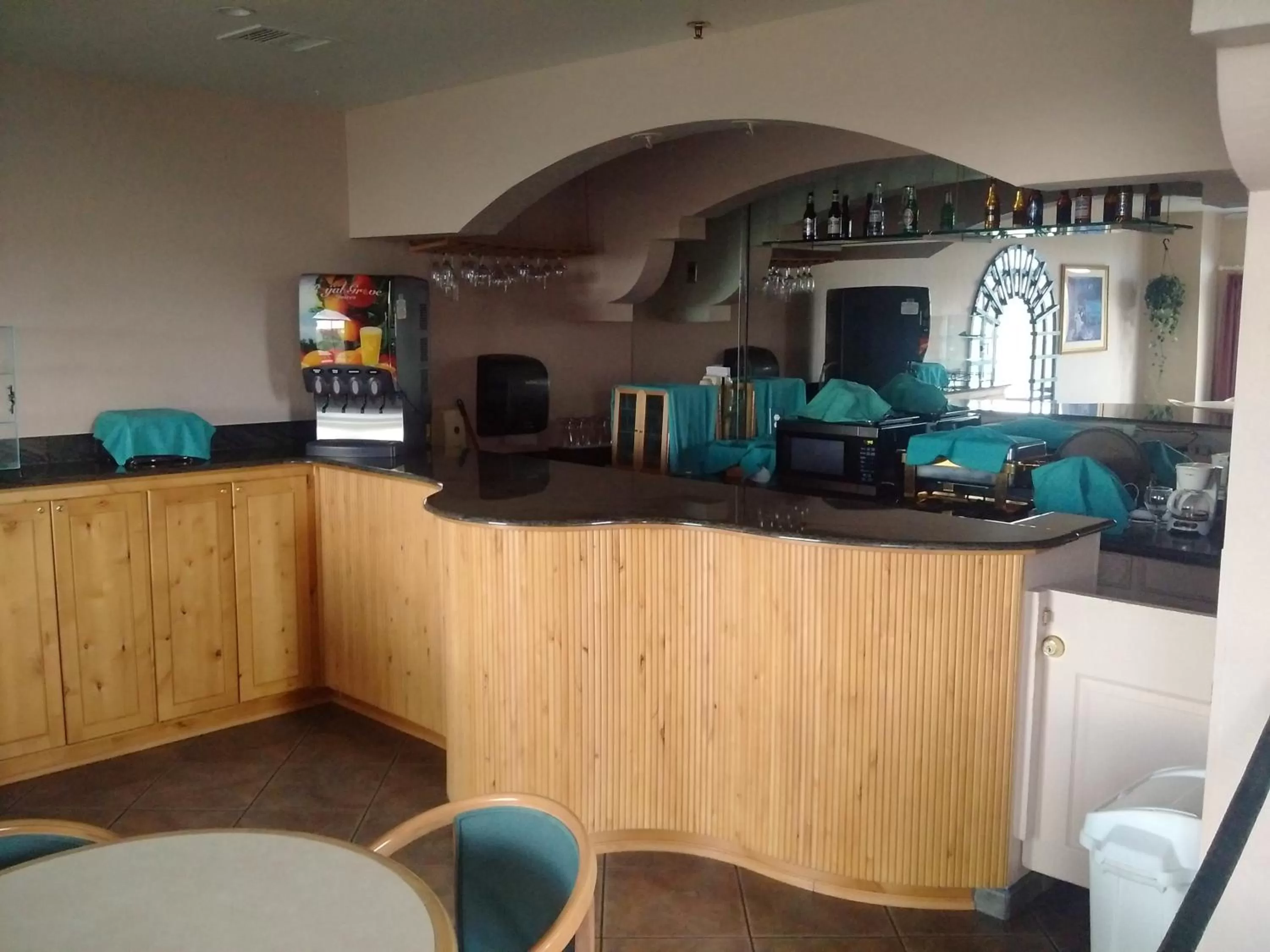 Restaurant/places to eat in Forest Villas Hotel