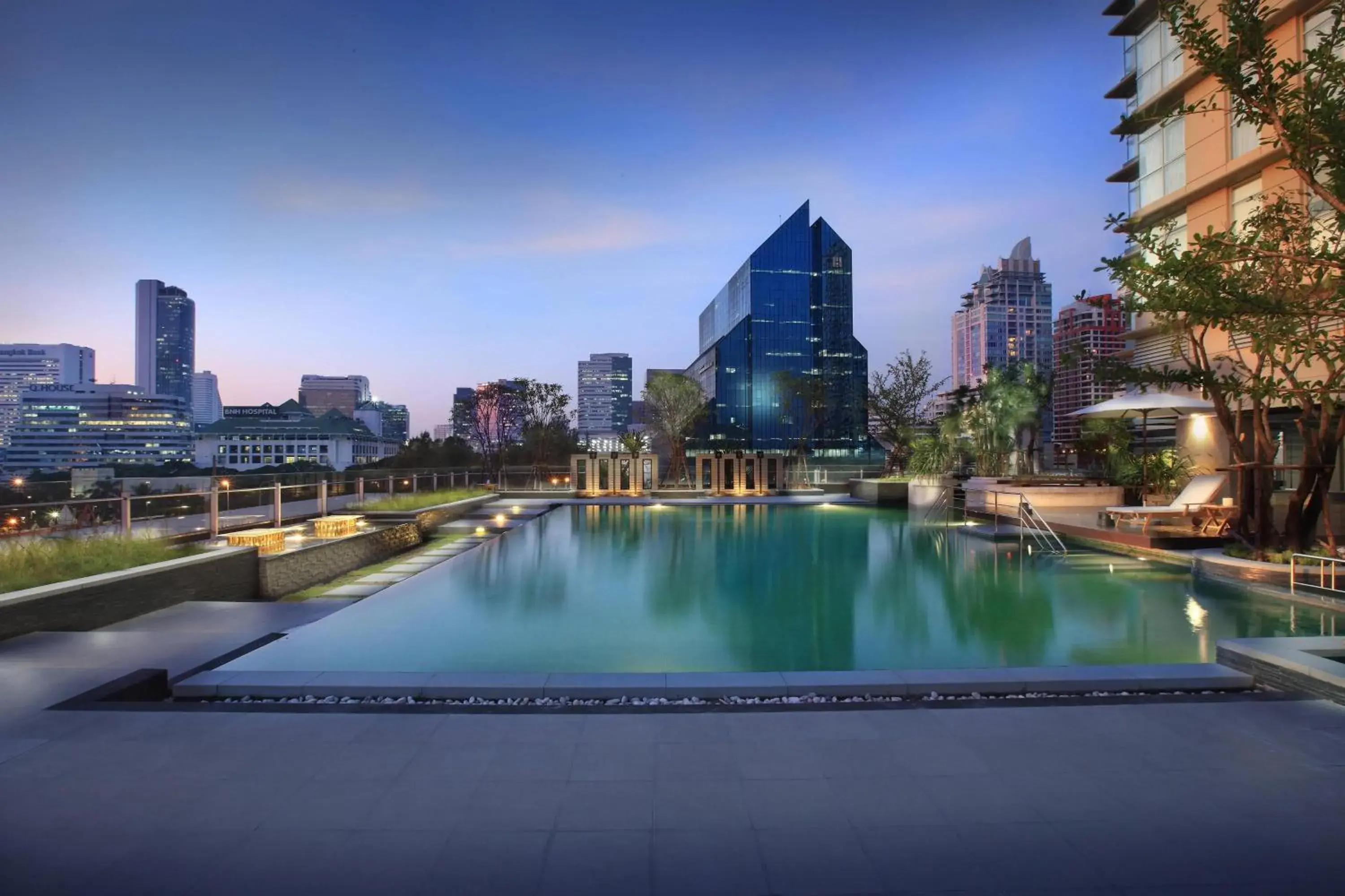 Swimming pool in Sathorn Vista, Bangkok - Marriott Executive Apartments