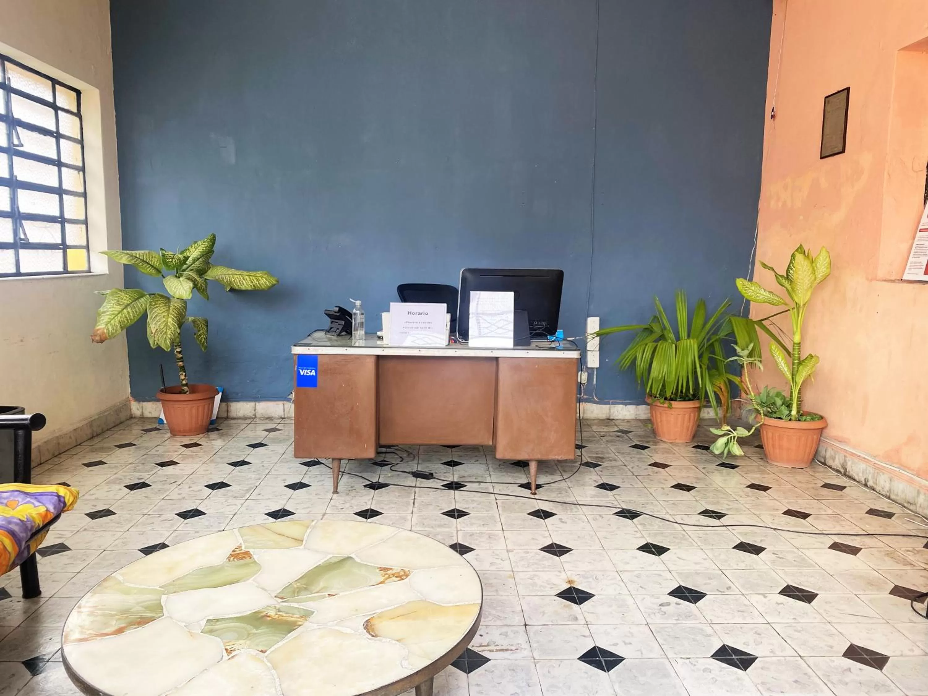 Lobby or reception, Lobby/Reception in OYO Posada Espinosa, Mérida, Parque de Santa Ana