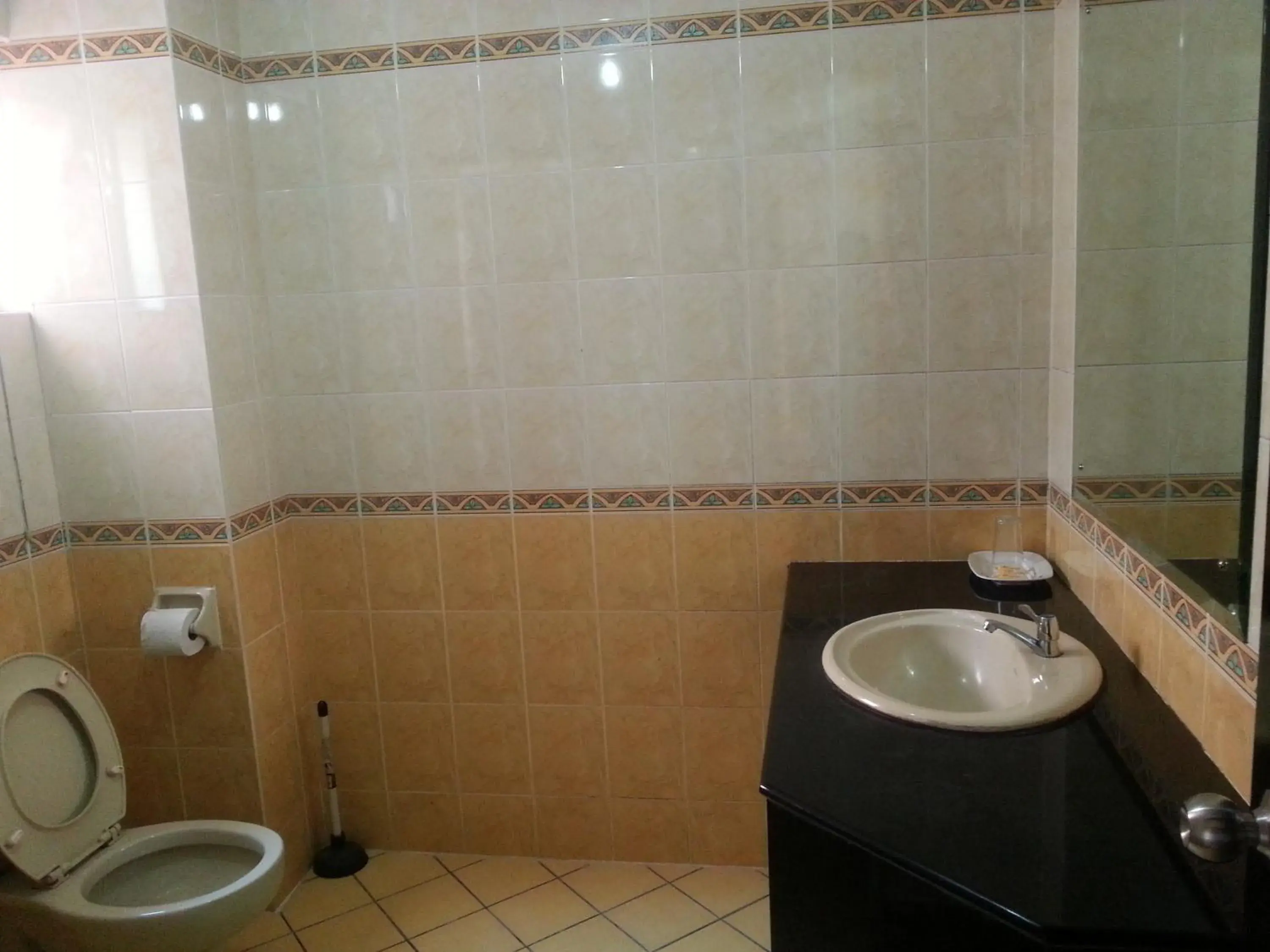 Bathroom in Dorcas Service Apartment - Marina Court