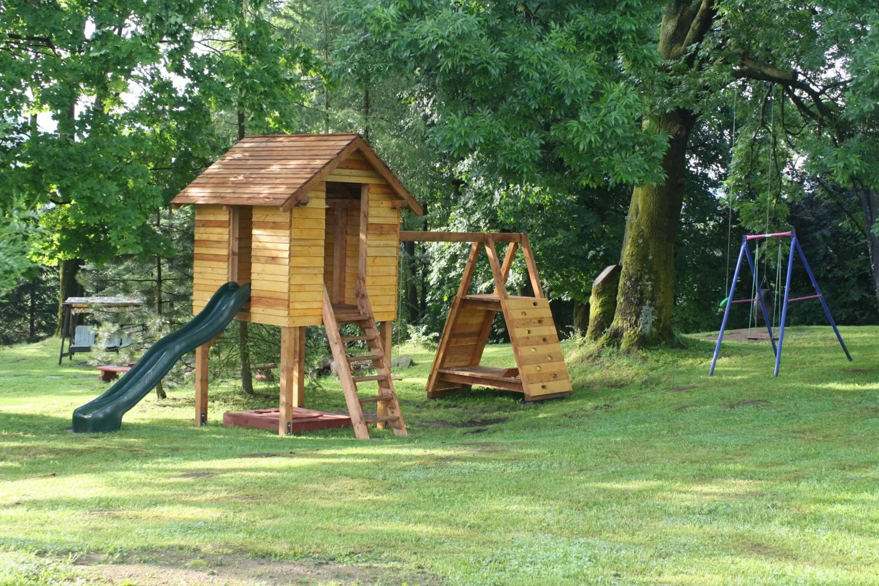 Children play ground in Dom na Klonowym Wzgórzu