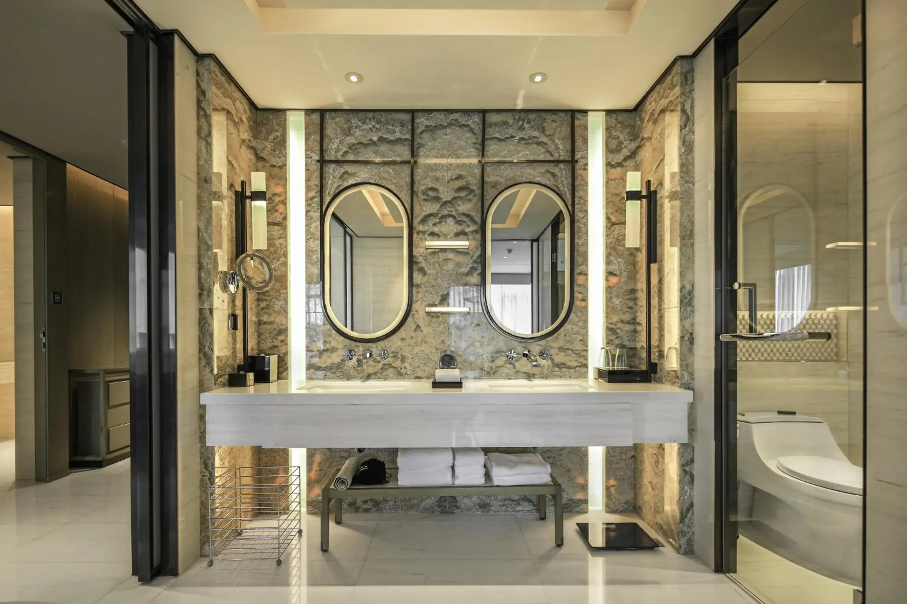 Toilet, Bathroom in Chengdu Marriott Hotel Financial Centre