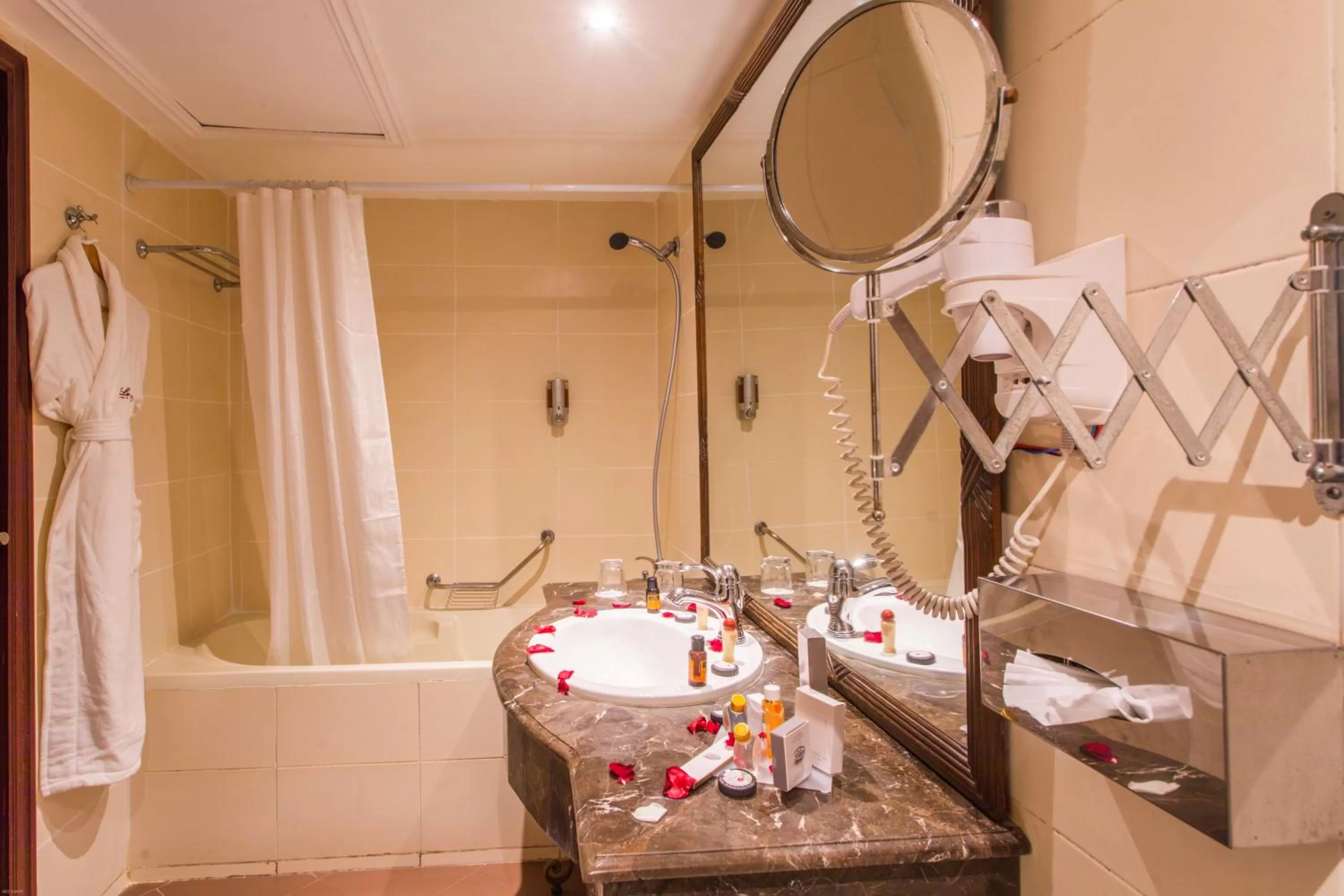 Le Zenith Hotel & Spa