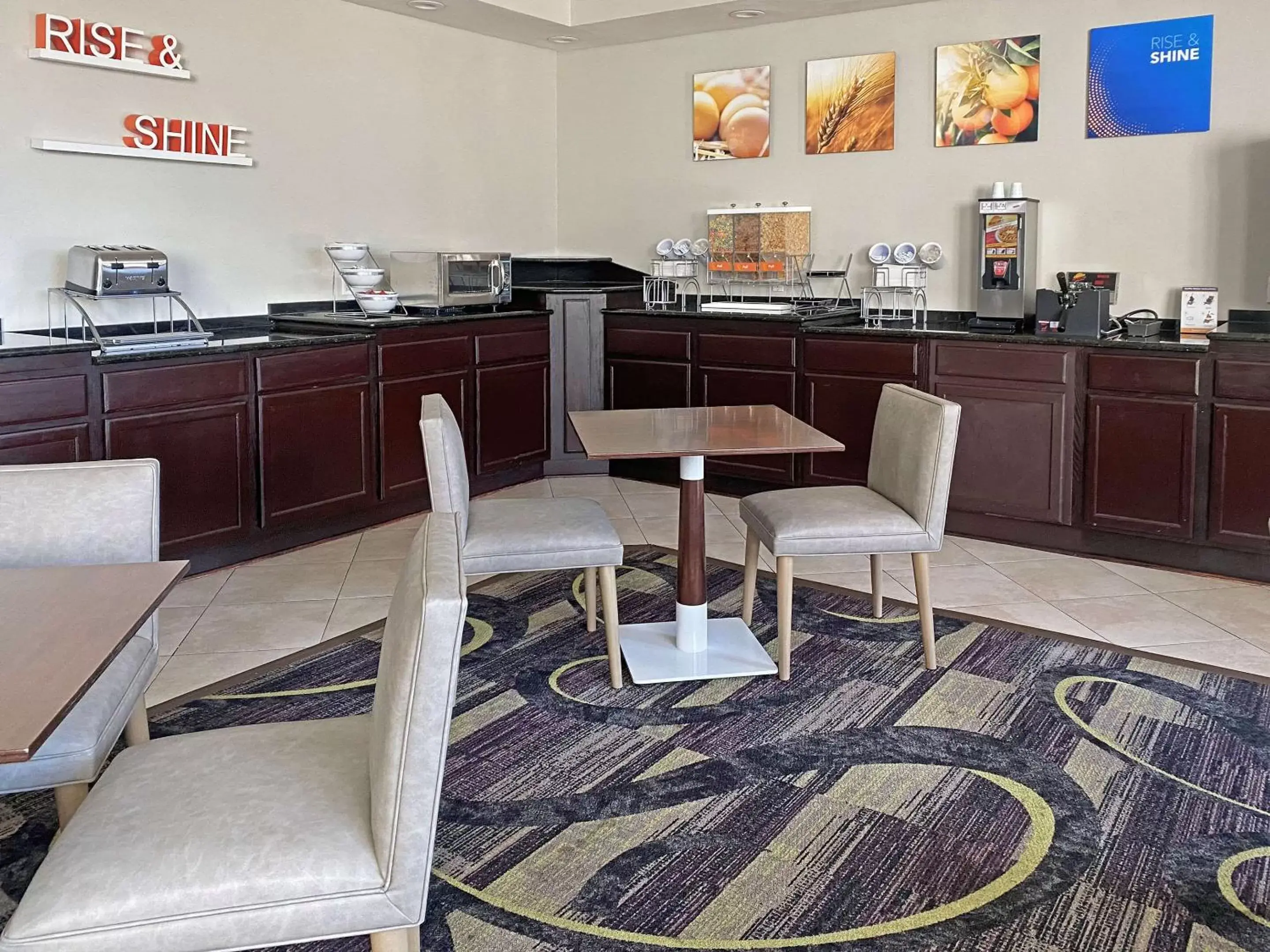 Restaurant/places to eat in Comfort Inn Conover-Hickory