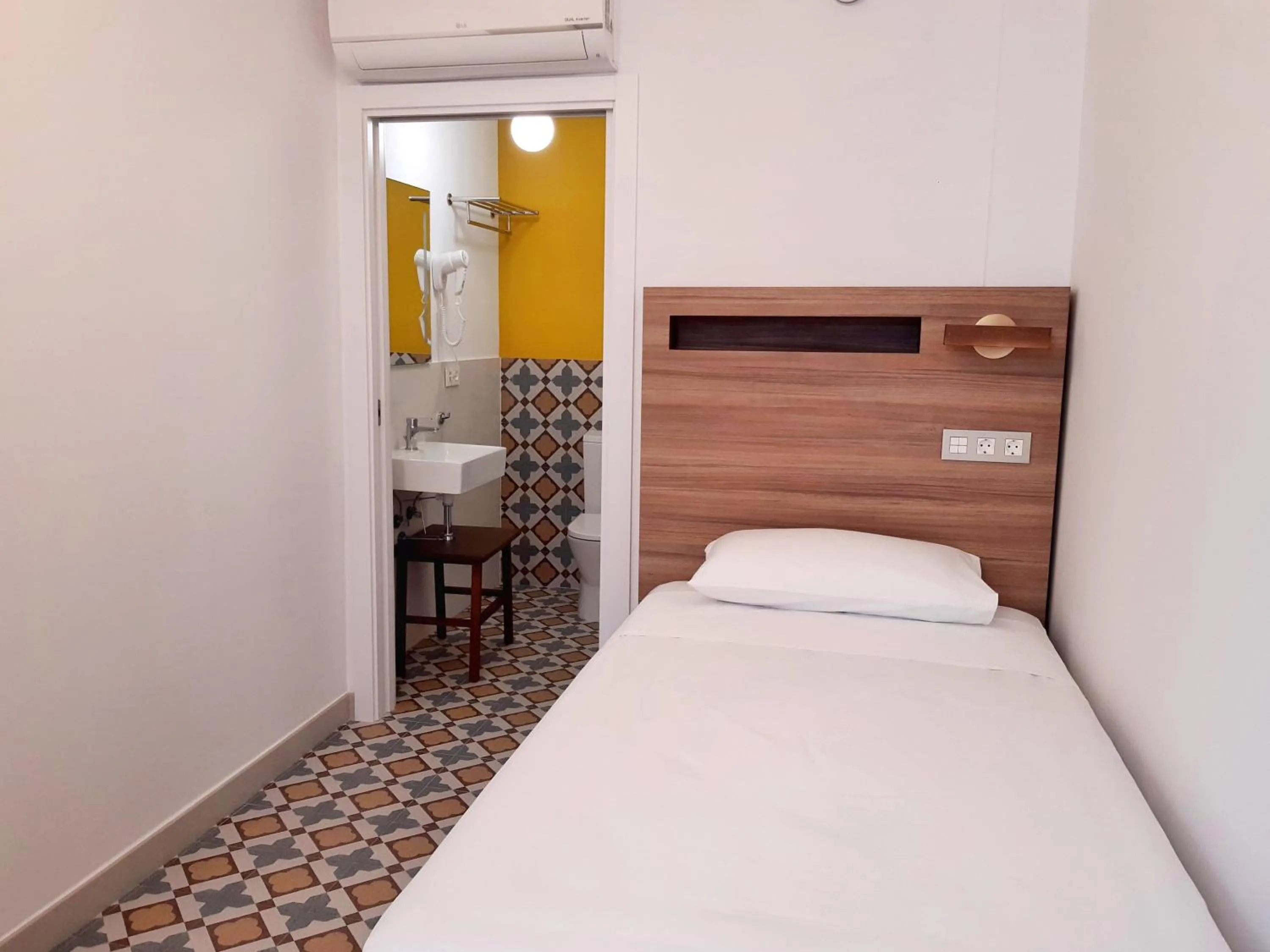 Bed in Hotel 19-30 Valencia