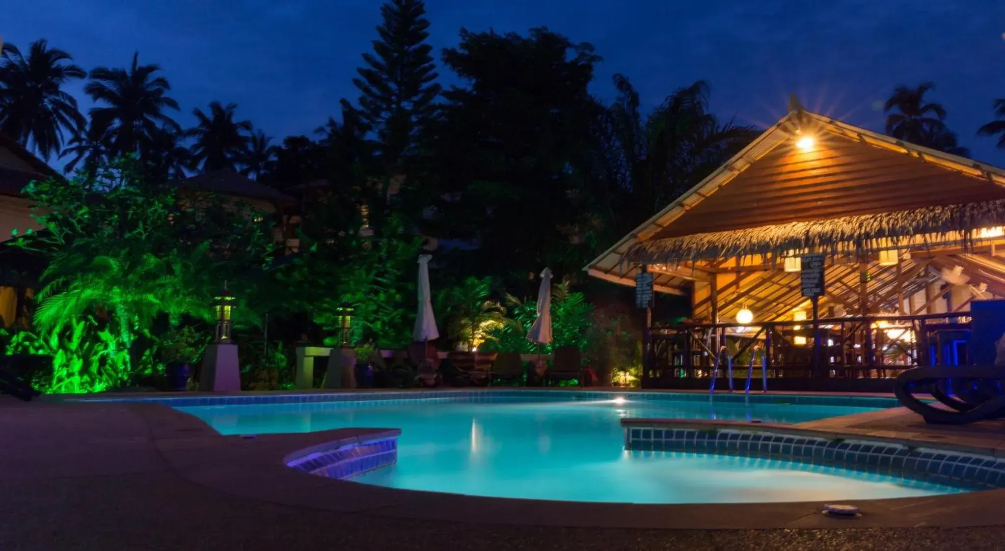 Hot Tub, Swimming Pool in Baan Sukreep Resort