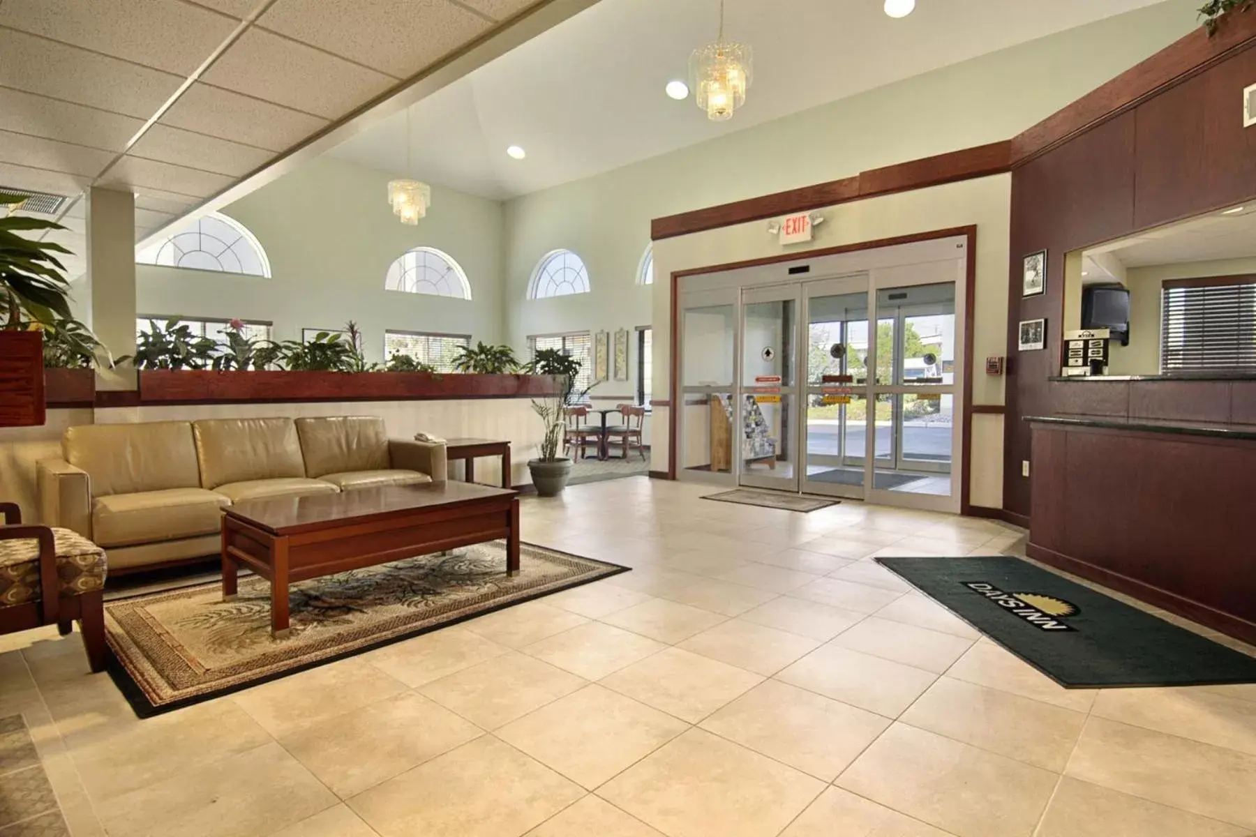 Lobby or reception, Lobby/Reception in Days Inn & Suites by Wyndham Cherry Hill - Philadelphia